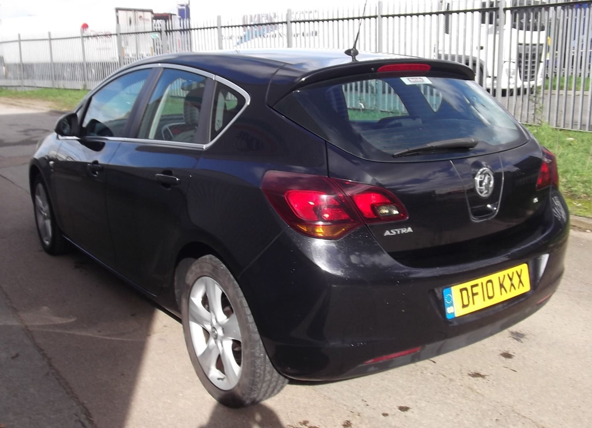 2010 Vauxhall Astra 1.6 Sri 5 Door Hatchback - CL505 - NO VAT ON THE HAMMER - Image 3 of 12