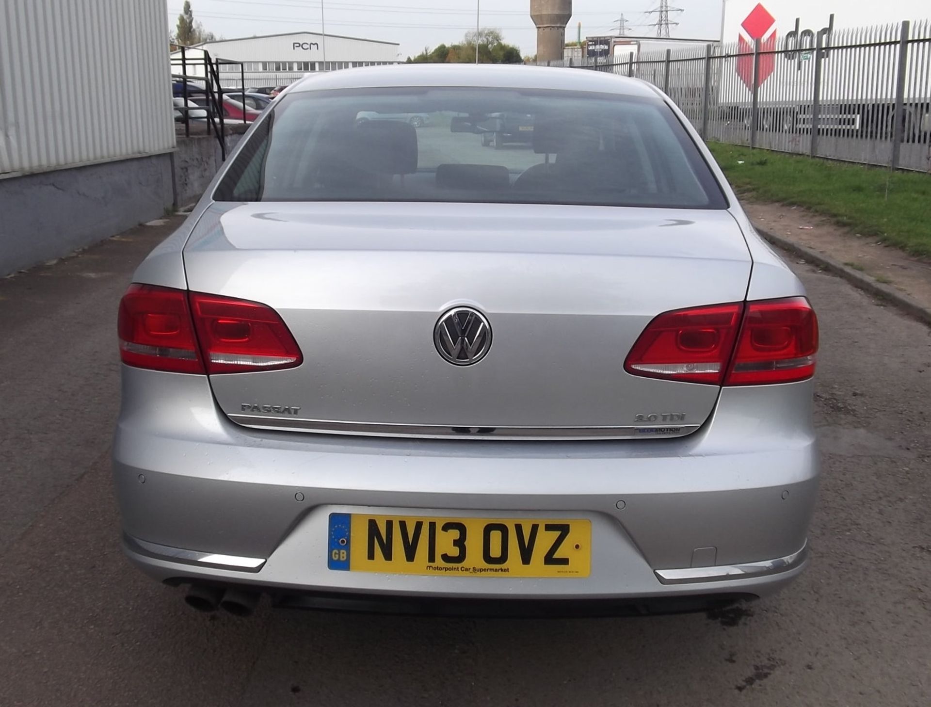 2013 Volkswagen Passat 2.0 HDI Highline Blue Tech 4 Door Saloon with FSH - Image 14 of 15