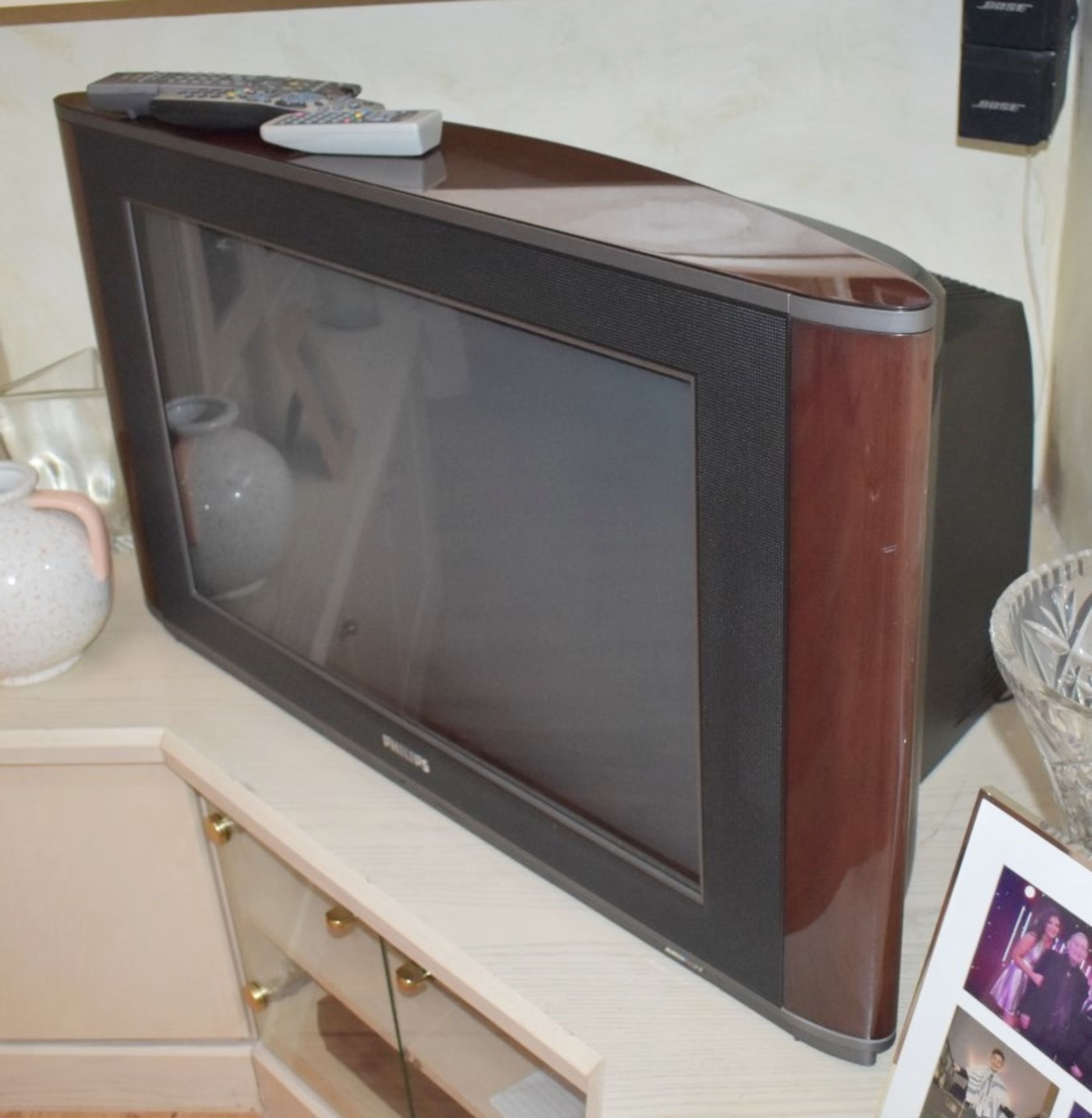 1 x Retro Philips CRT Television With Cherrywood Finish and Matching Stand - CL579 - No VAT on the