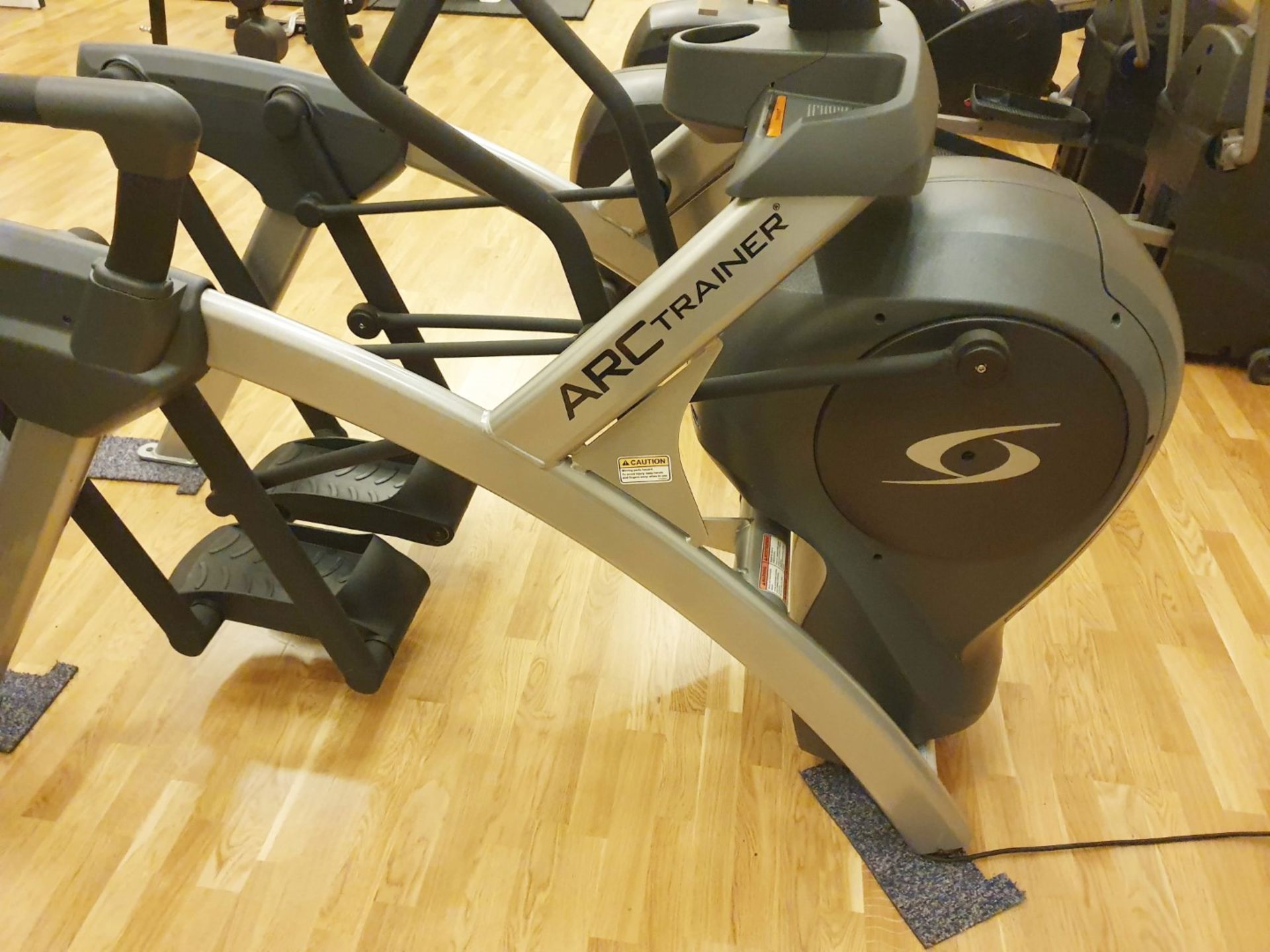 1 x Cybex Stepper Arc Cross Trainer With E3 Colour Screen Console, Phone Charger, USB Sockets, - Image 7 of 8