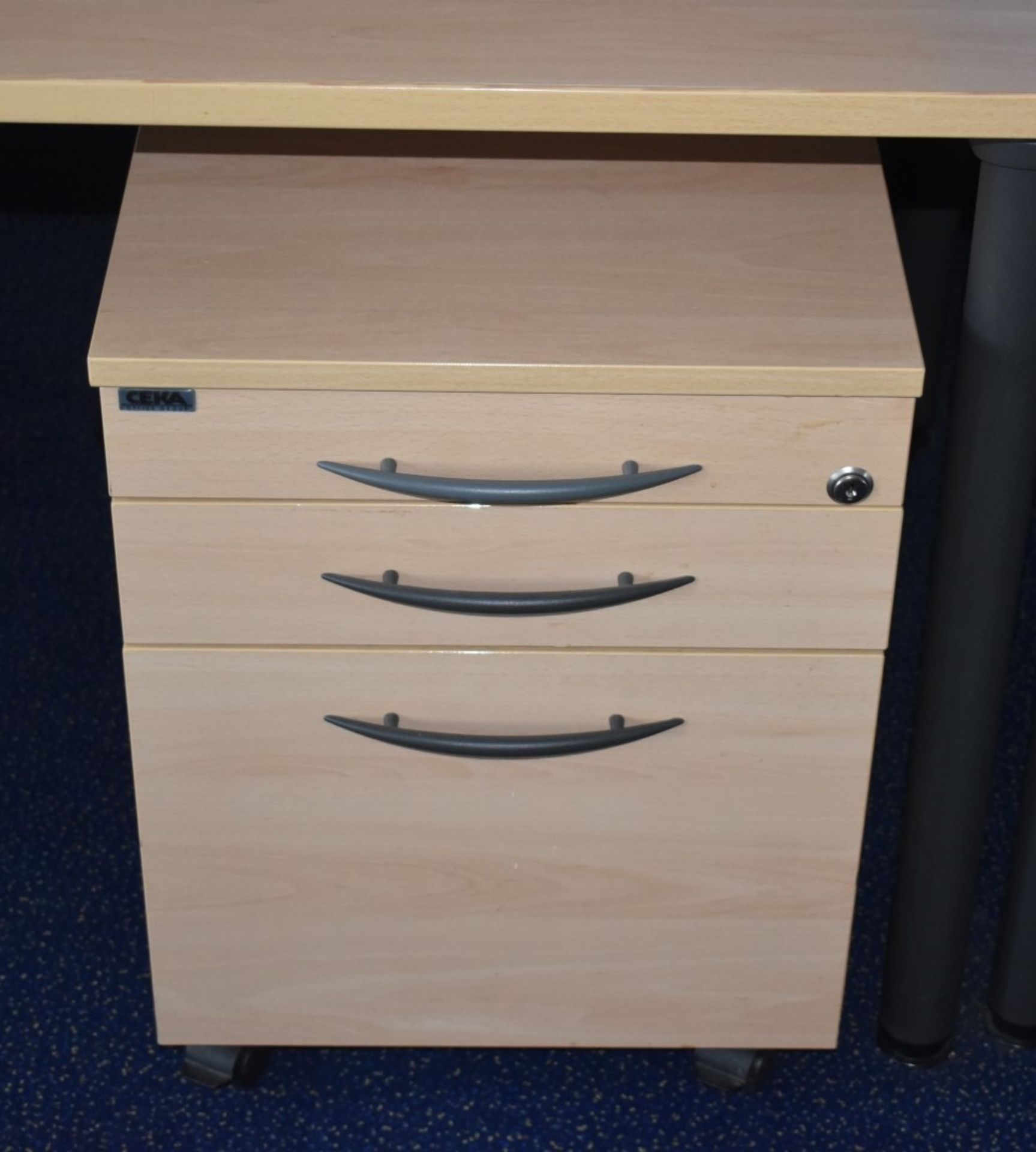 8 x Beech Office Desks With Drawer Pedestals and Privacy Partitions - H72 x W160 x D80 cms - Ref - Image 2 of 11