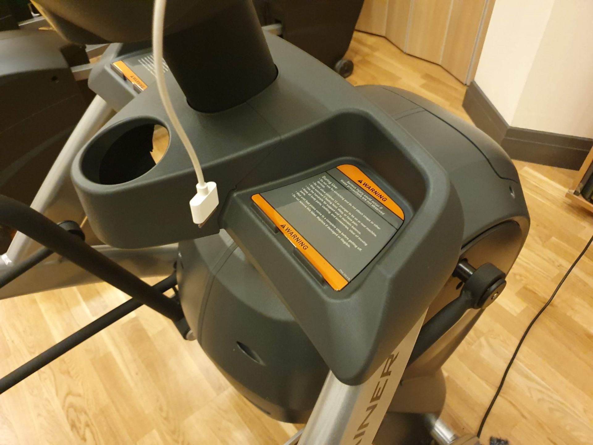 1 x Cybex Stepper Arc Cross Trainer With E3 Colour Screen Console, Phone Charger, USB Sockets, - Image 4 of 8