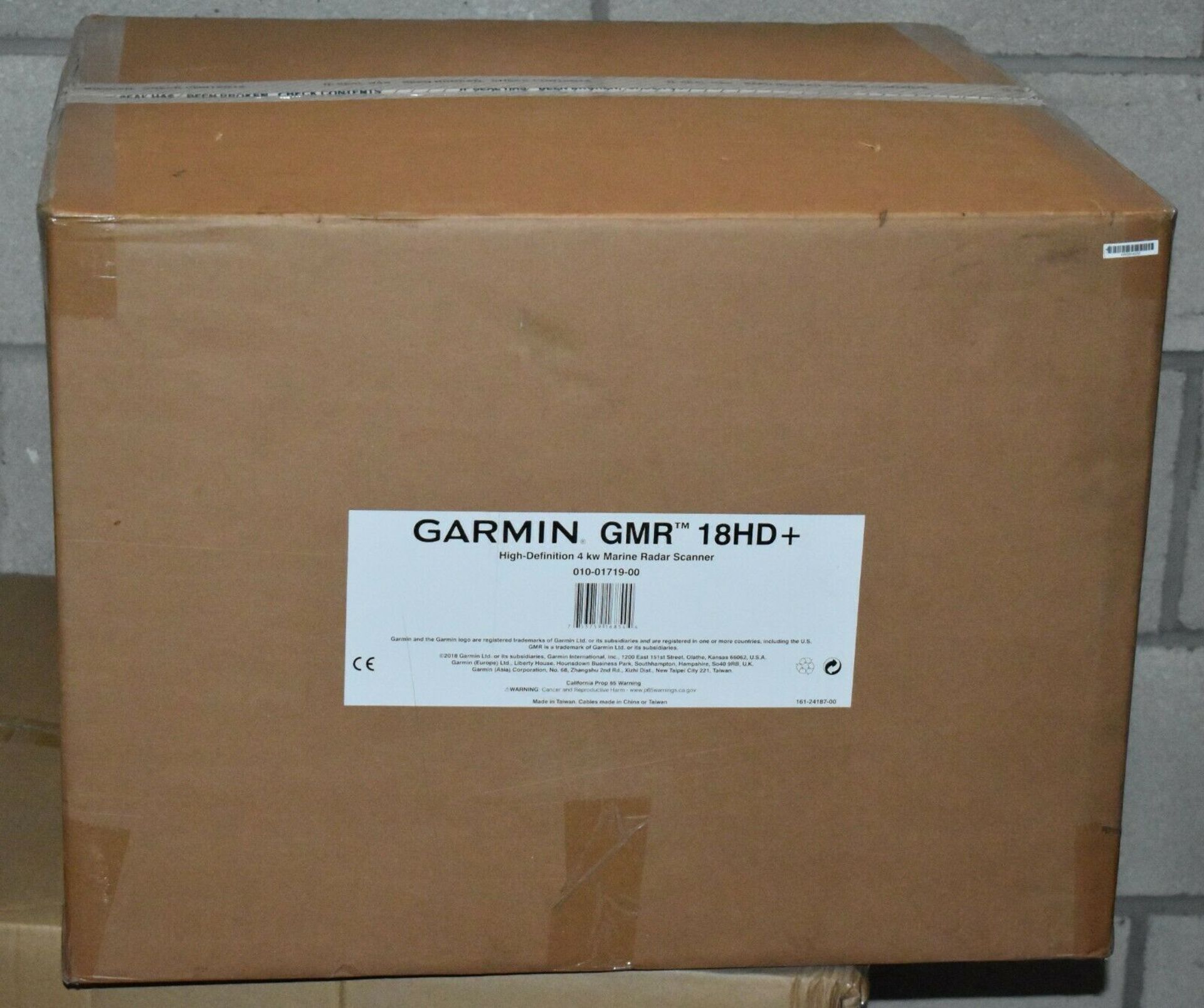 1 x Garmin GMR 18 HD+ Radome Compact Dome Dynamic Radar (18" - 4 kW) - Model Number 010-01719-00 - - Image 4 of 5