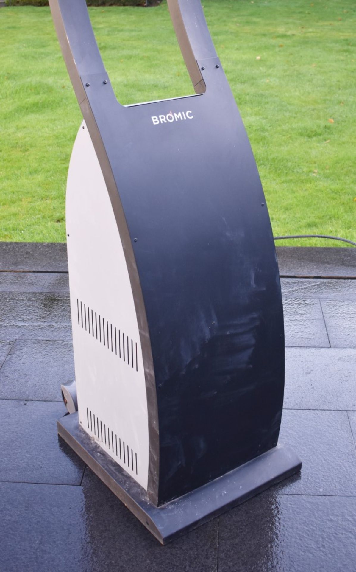 1 x Bromic Tungsten Smart-Heat Portable Freestanding LPG/NG Gas Patio Heater - 215ft Heat Projection - Image 12 of 19