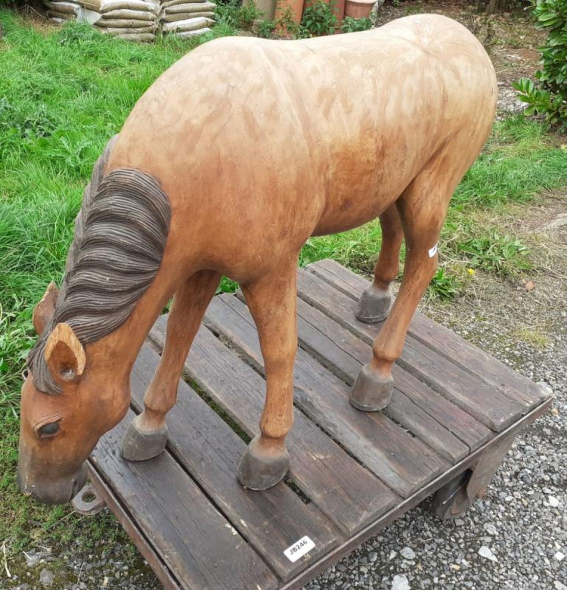 1 x Sunstantial Sized 1-Metre Long Solid Wooden Horse In Grazing Position - Dimensions: Length 110cm - Image 2 of 7