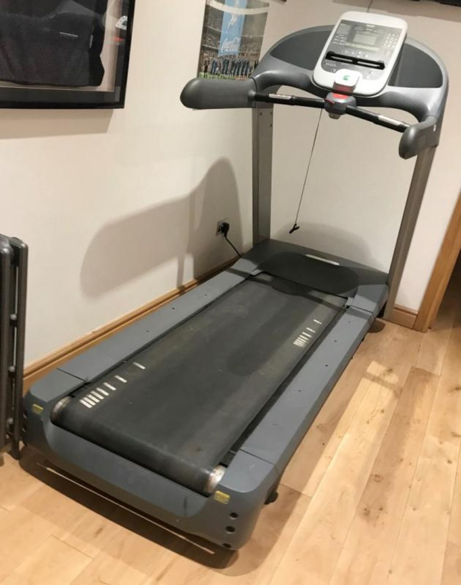 1 x Precor 956i Experience Line Commercial Treadmill - Ref: JB255 - Pre-Owned - NO VAT ON THE HAMMER