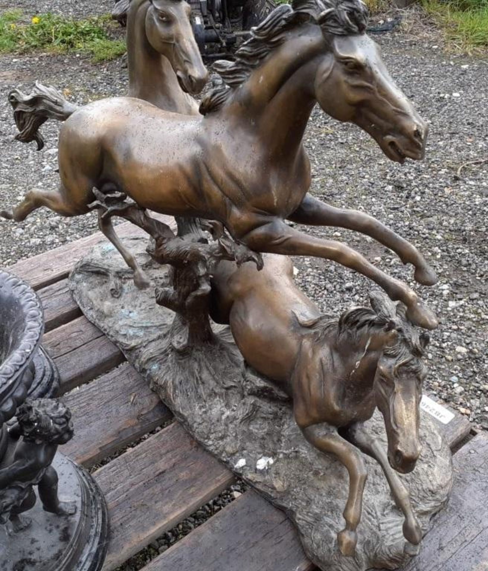 1 x Substantial Table Sculpture Of 3 Bronze Wild Horses - This Is A Stunning Detailed Heavy Piece Of - Image 11 of 14