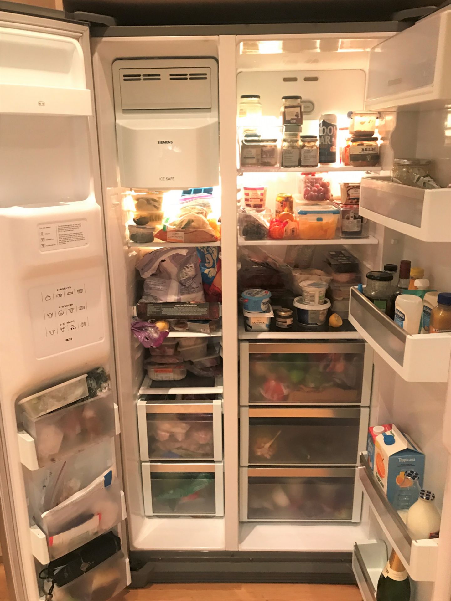 1 x Siemens American Style Fridge Freezer in Silver - Features Ice and Water Dispenser, Digital - Image 2 of 4