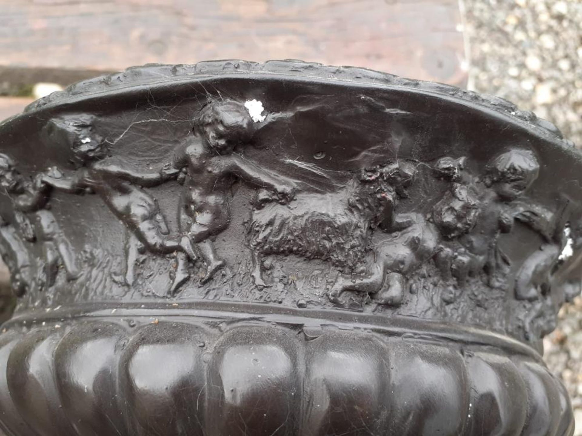 1 x Large Table Statue / Sculpture Of 3 Cherubs Carrying A Planter In Black Metal With Marble / Gran - Image 2 of 10