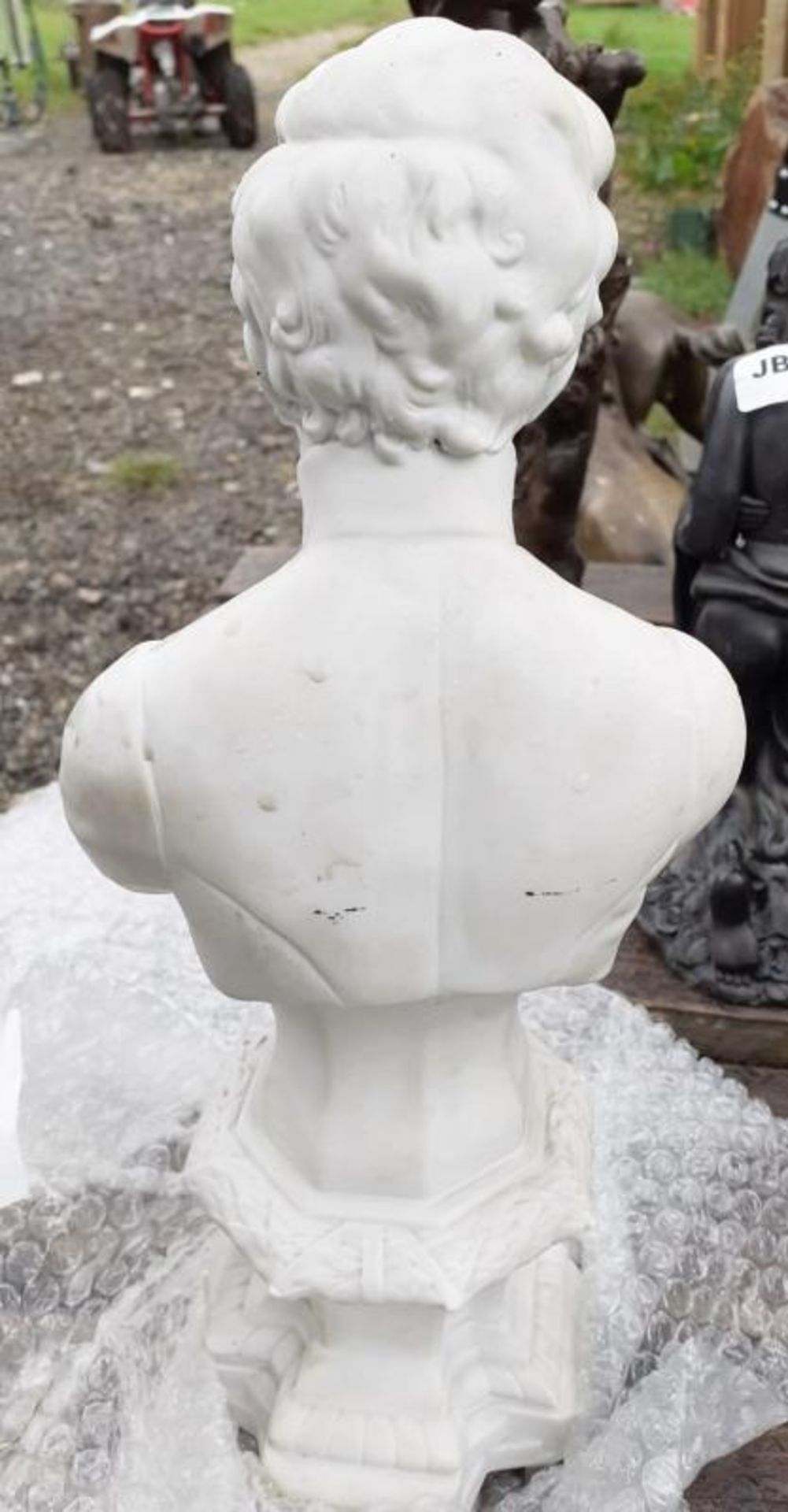 1 x Porcelain Cast Bust / Sculpture - Dimensions: Height 35cm x Base 11x 11cm - Ref: JB215 - Pre-Own - Image 4 of 7