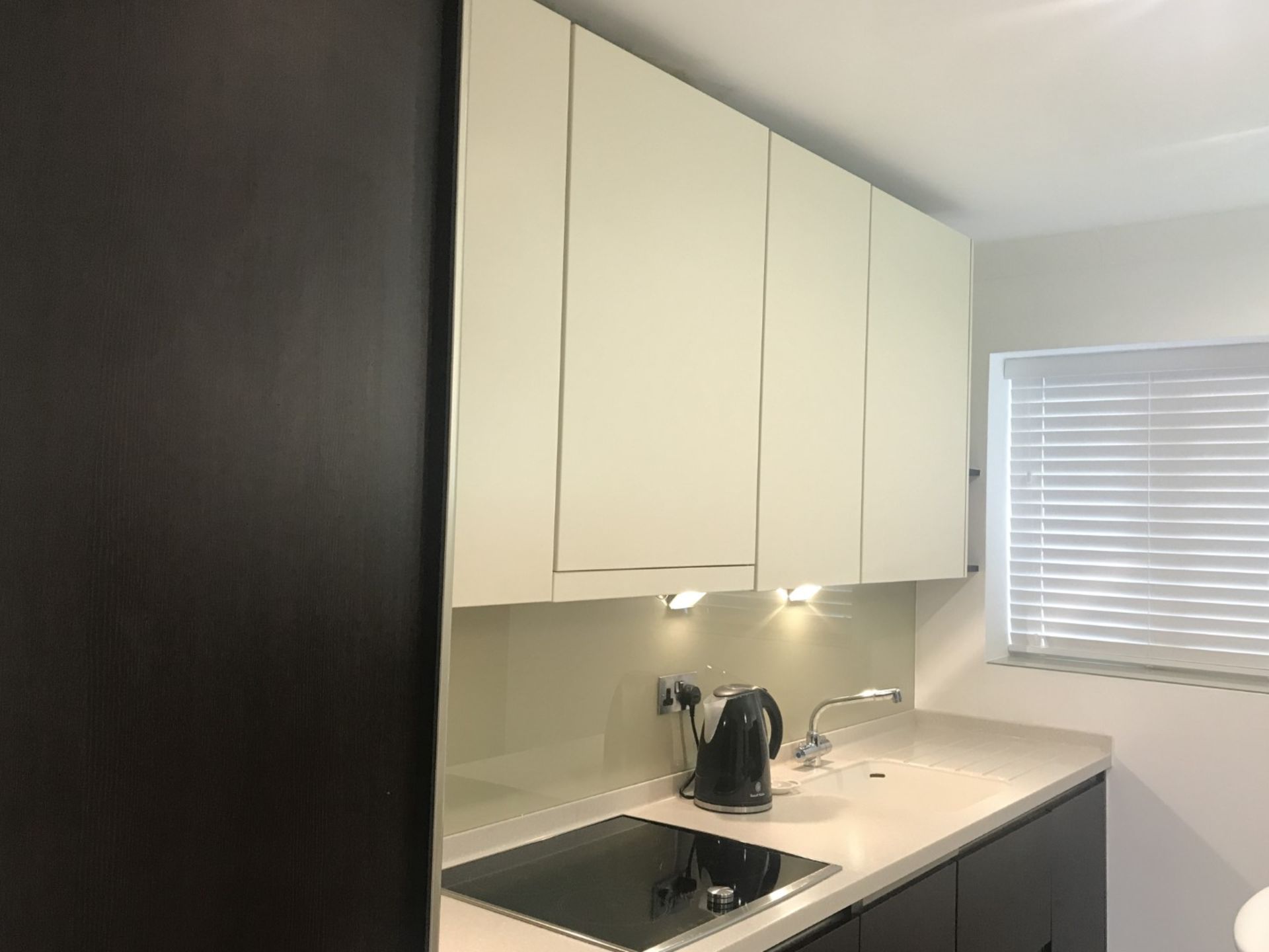 1 x Siematic Contemporary Fitted Kitchen Featuring Wenge Soft Close Handleless Doors, Corian - Image 7 of 64