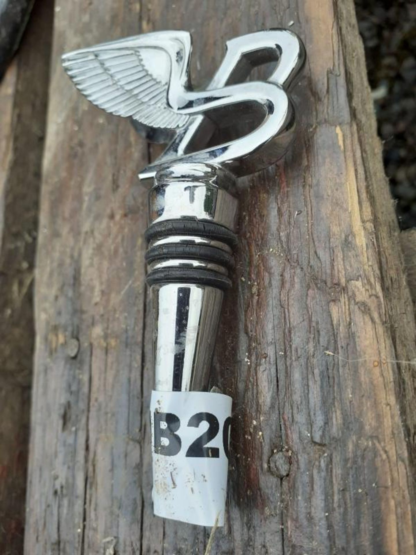 1 x Bentley-Inspired Flying B Bottle Stopper - Ref: JB206 - Pre-Owned - NO VAT ON THE HAMMER - CL574