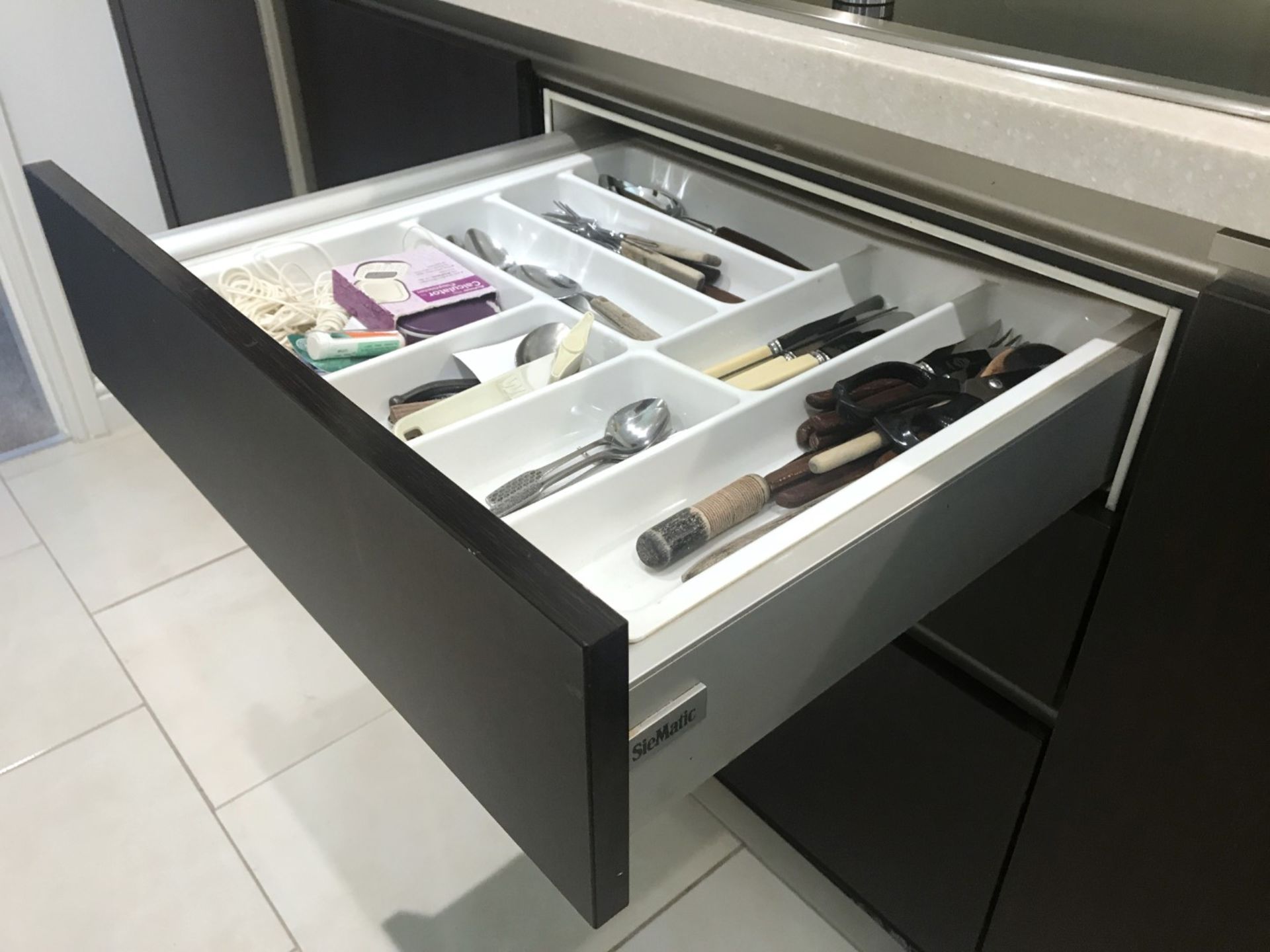 1 x Siematic Contemporary Fitted Kitchen Featuring Wenge Soft Close Handleless Doors, Corian - Image 53 of 64