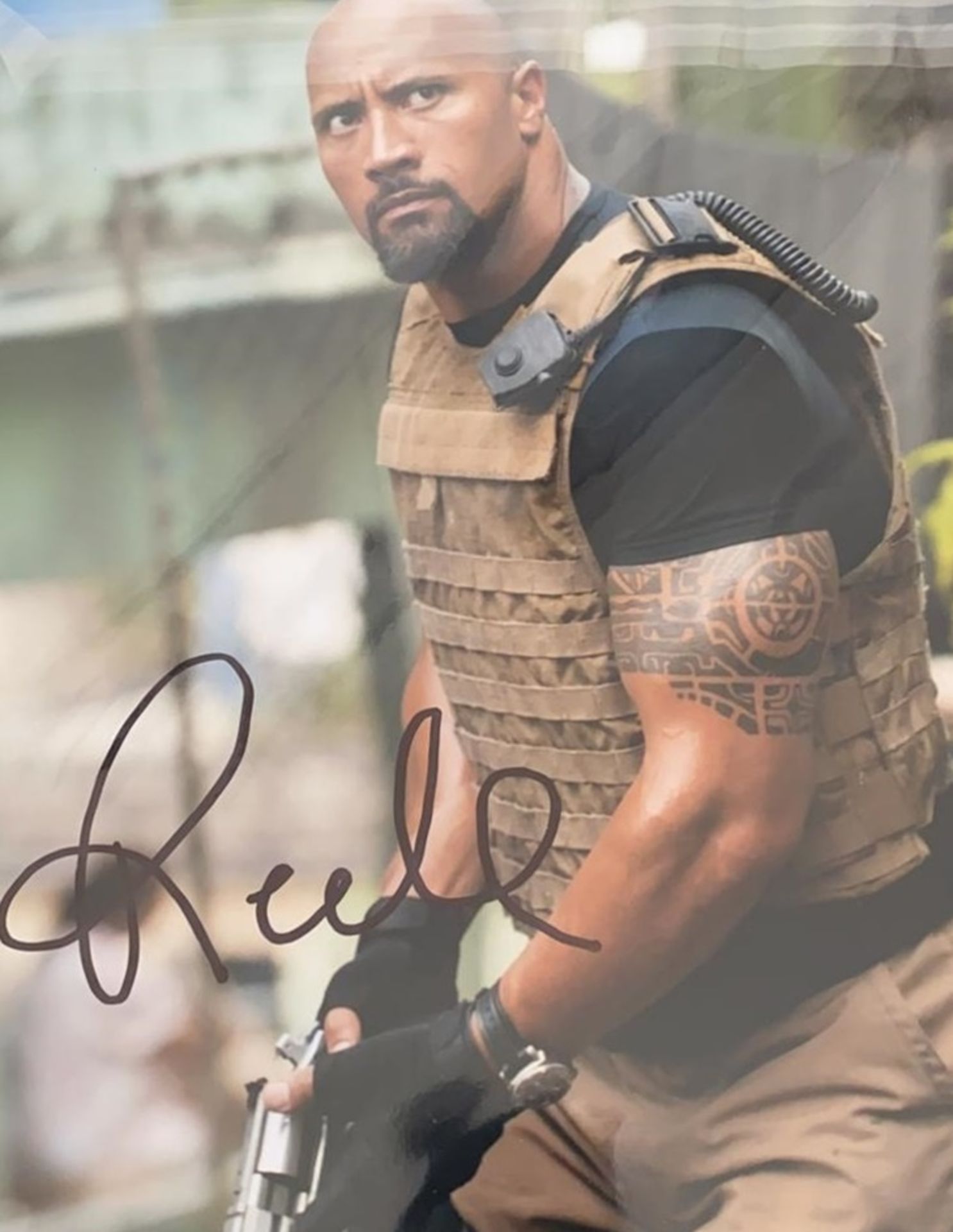 1 x Signed Autograph Picture - DWAYNE JOHNSON - With COA - Size 12 x 8 Inch - CL590 - Location: