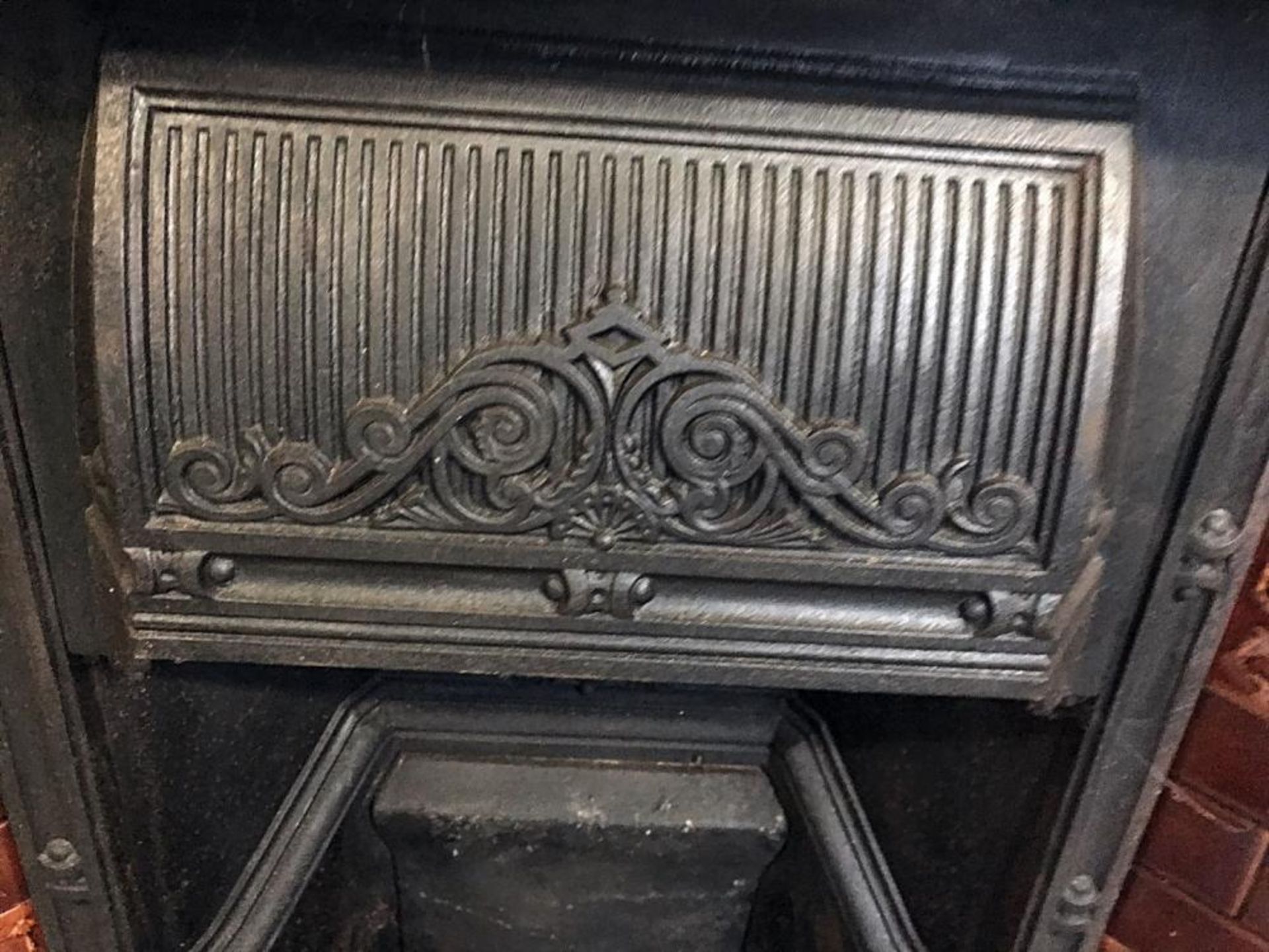 1 x Stunning Antique Victorian Cast Iron Fire Surround With Pristine Tiled Sides - Dimensions: Heigh - Image 9 of 9