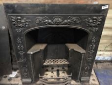 1 x Antique Victorian Cast Iron Fire Insert With Patterned Surround - Dimensions: Width 82cm x Heigh