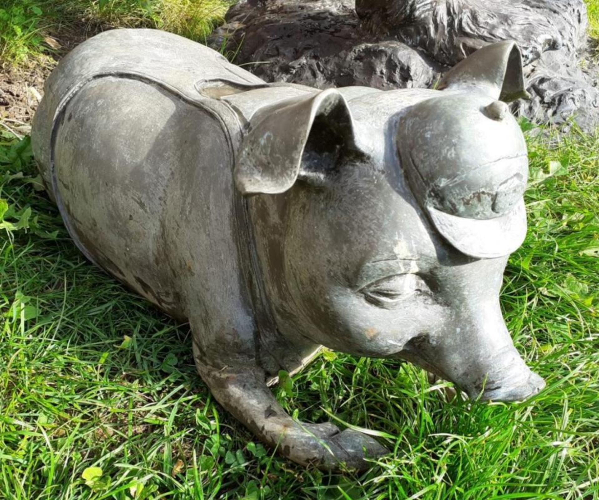 1 x Lazy Pig Metal Garden Statue - Dimensions: L 80cm x 30 x height 30cm - Ref: JB101 - Pre-Owned - - Image 2 of 8