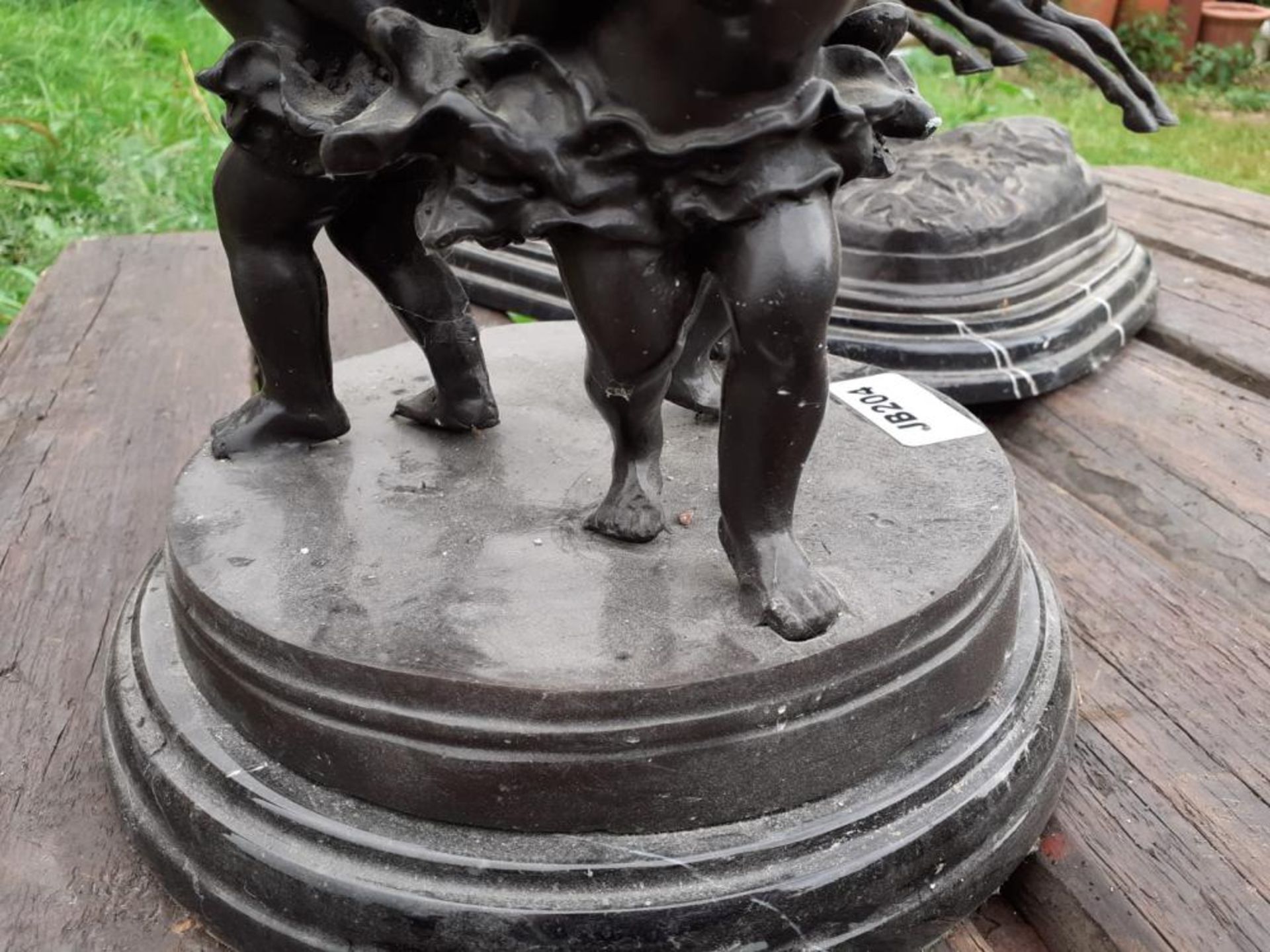1 x Large Table Statue / Sculpture Of 3 Cherubs Carrying A Planter In Black Metal With Marble / Gran - Image 6 of 10