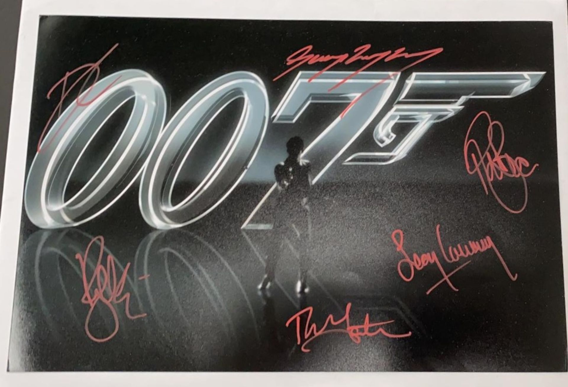 1 x Signed Autograph Picture - JAMES BOND 007 - Multi Cast James Bond Autographs By 6 James Bond - Image 3 of 5