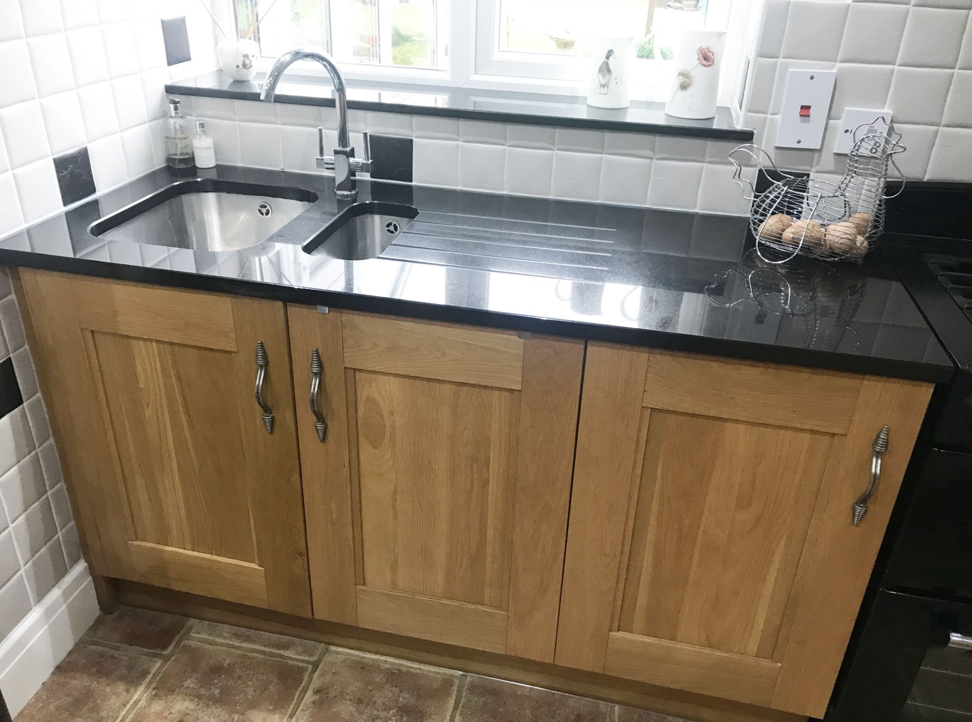 1 x Farmhouse Shaker Style Fitted Kitchen Featuring Solid Oak Soft Close Doors, Central Island, - Image 34 of 60