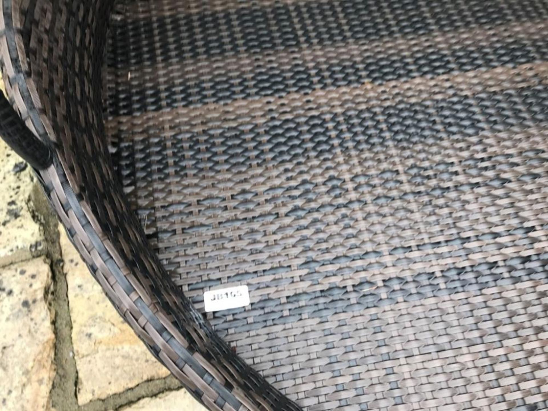 1 x Wicker / Rattan Round Daybed With Fabric Sun Hood - Ref: JB165 - Pre-Owned - NO VAT ON THE HAMME - Image 3 of 7