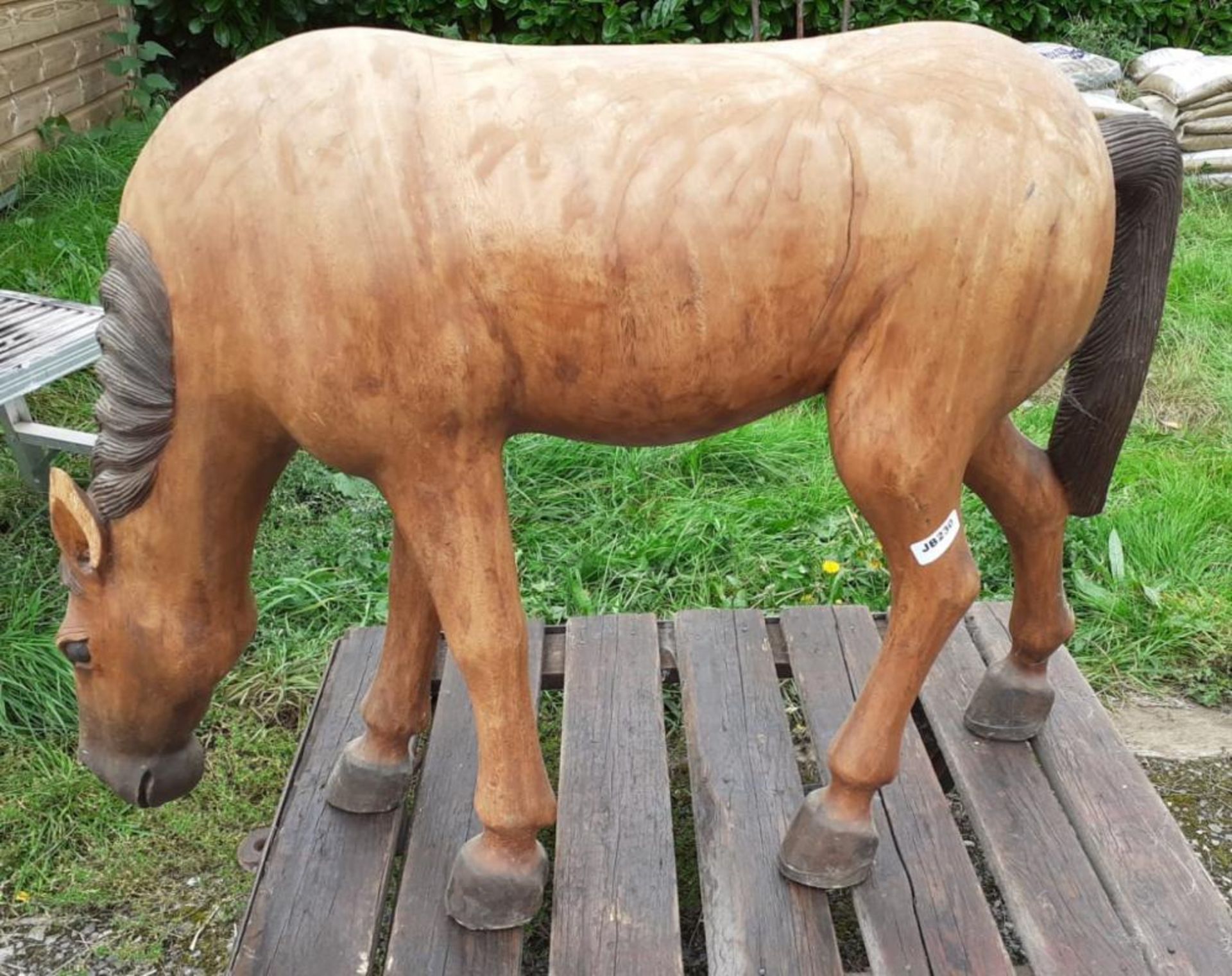 1 x Sunstantial Sized 1-Metre Long Solid Wooden Horse In Grazing Position - Dimensions: Length 110cm - Image 4 of 7