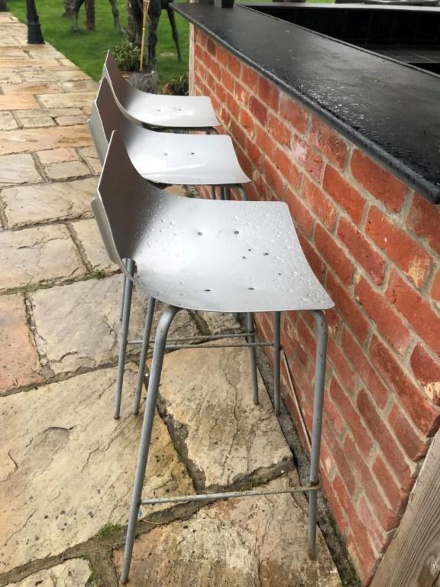 12 x Metal Outdoor Bar Stools With A Mondern Contemporary Design - Ref: JB160 - Pre-Owned - NO VAT O