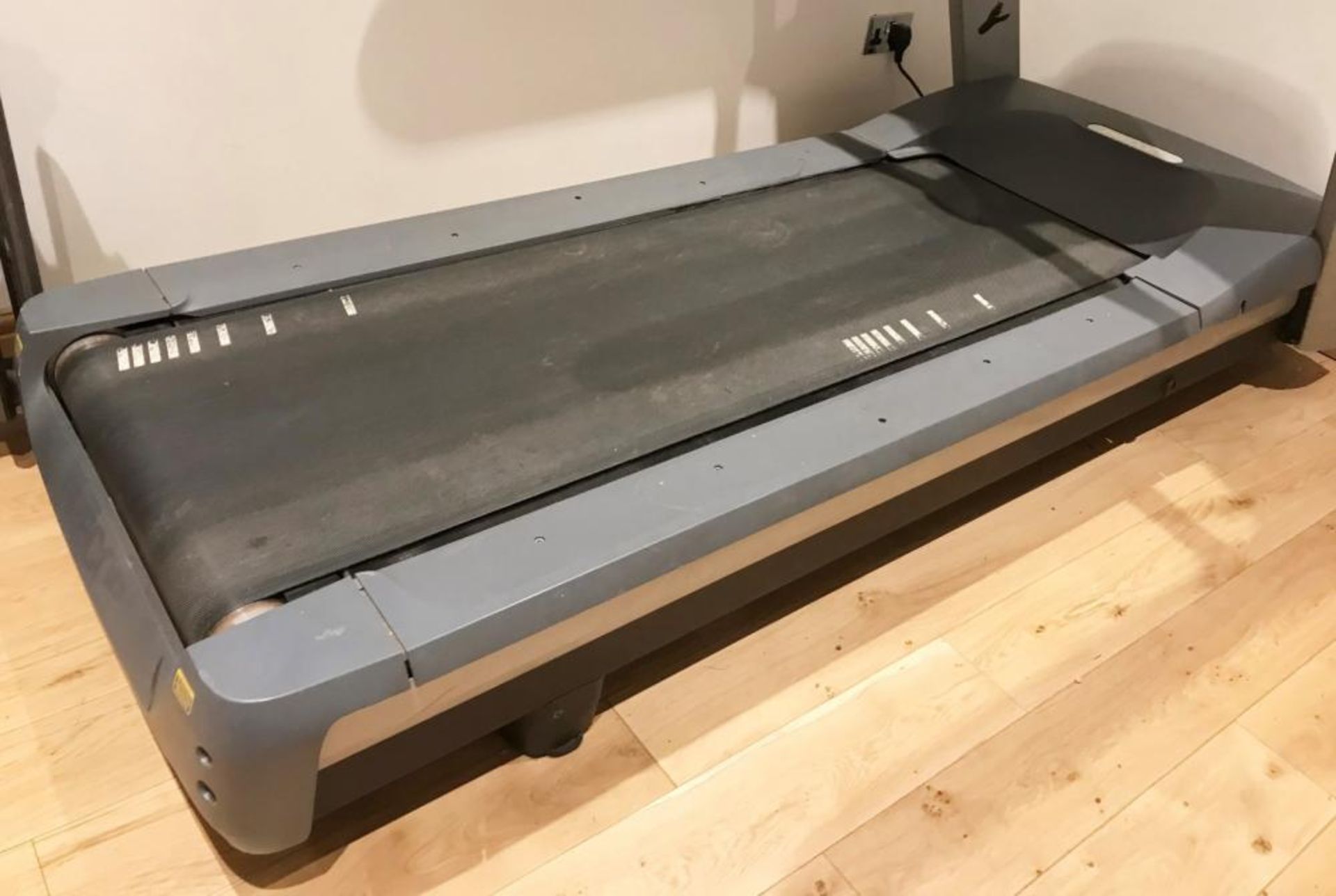 1 x Precor 956i Experience Line Commercial Treadmill - Ref: JB255 - Pre-Owned - NO VAT ON THE HAMMER - Image 2 of 11