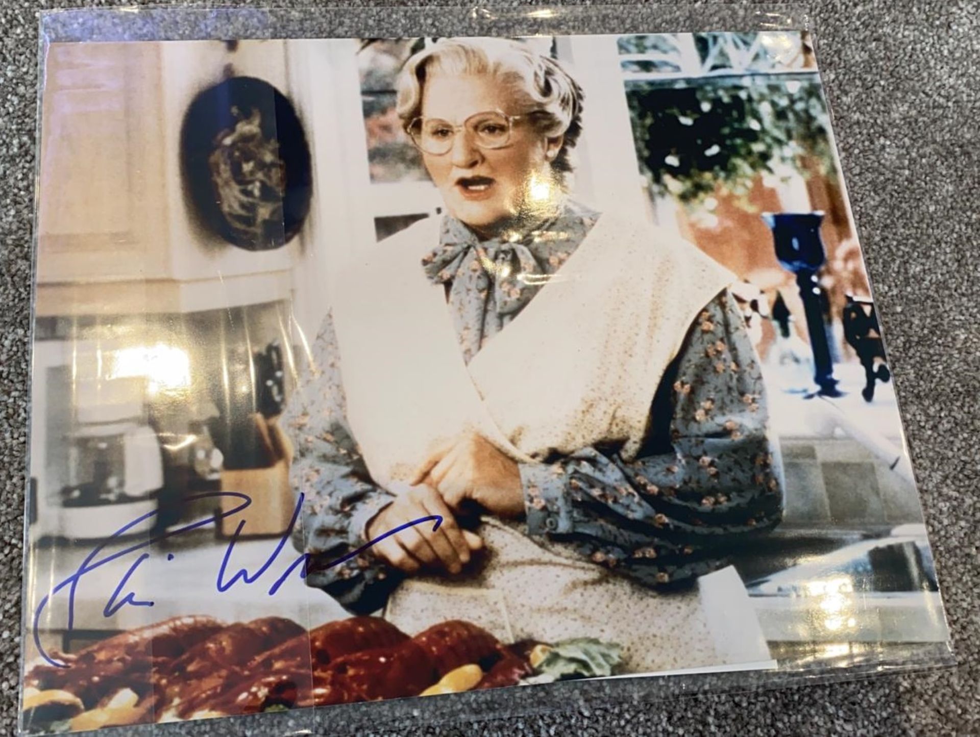 1 x Signed Autograph Picture - ROBIN WILLIAMS MRS DOUBTFIRE - With COA - Size 12 x 8 Inch - - Image 3 of 3