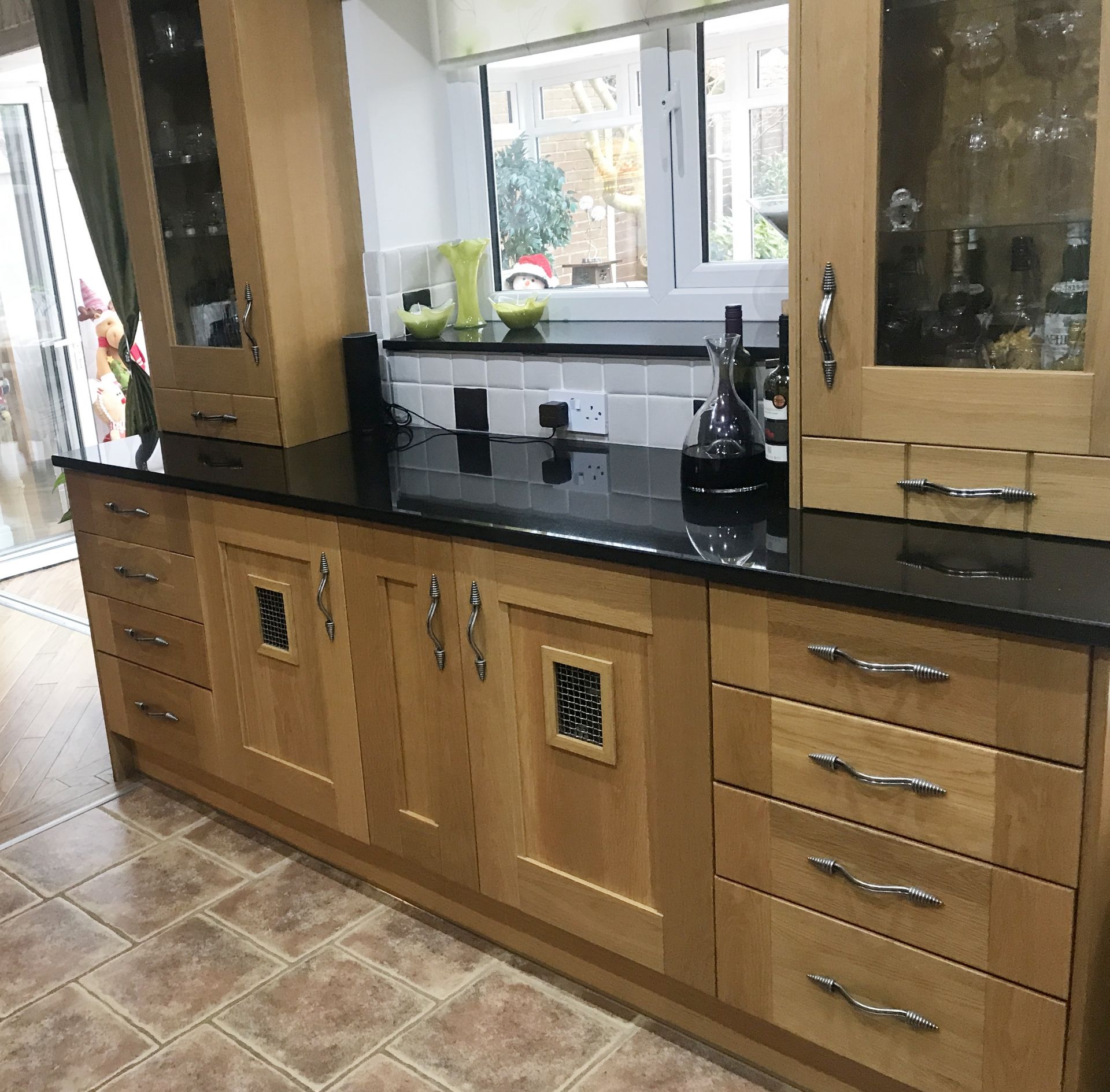 1 x Farmhouse Shaker Style Fitted Kitchen Featuring Solid Oak Soft Close Doors, Central Island, - Image 32 of 60