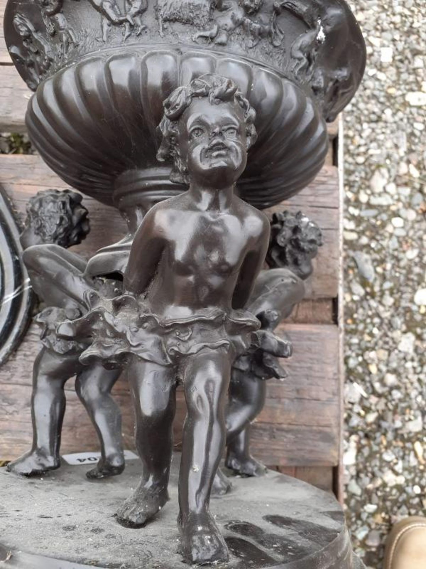 1 x Large Table Statue / Sculpture Of 3 Cherubs Carrying A Planter In Black Metal With Marble / Gran - Image 5 of 10