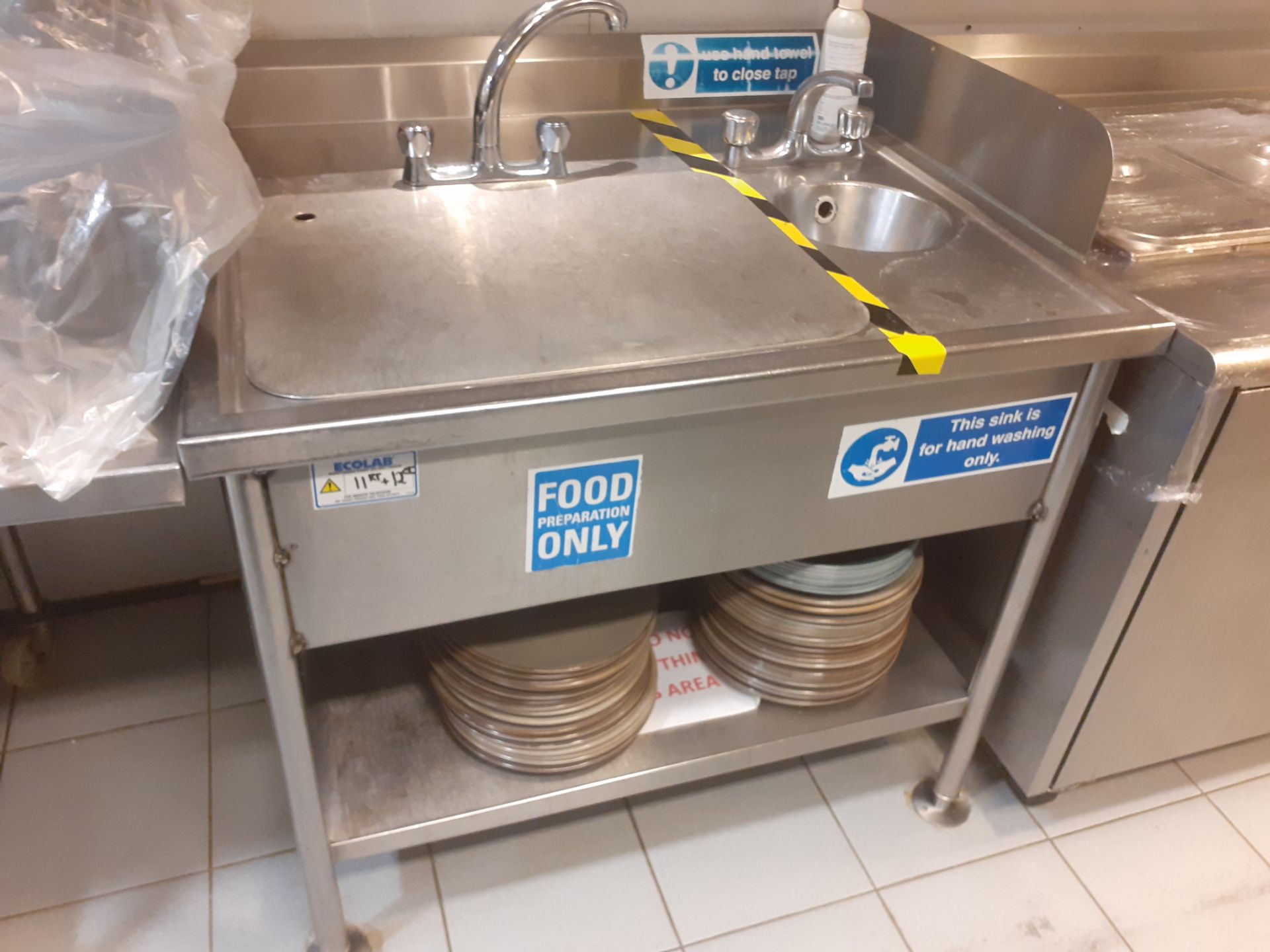 1 x Large Food Prep Sink Wash Unit With Mixer Taps and Hand Wash Basin - CL582 - Location: London