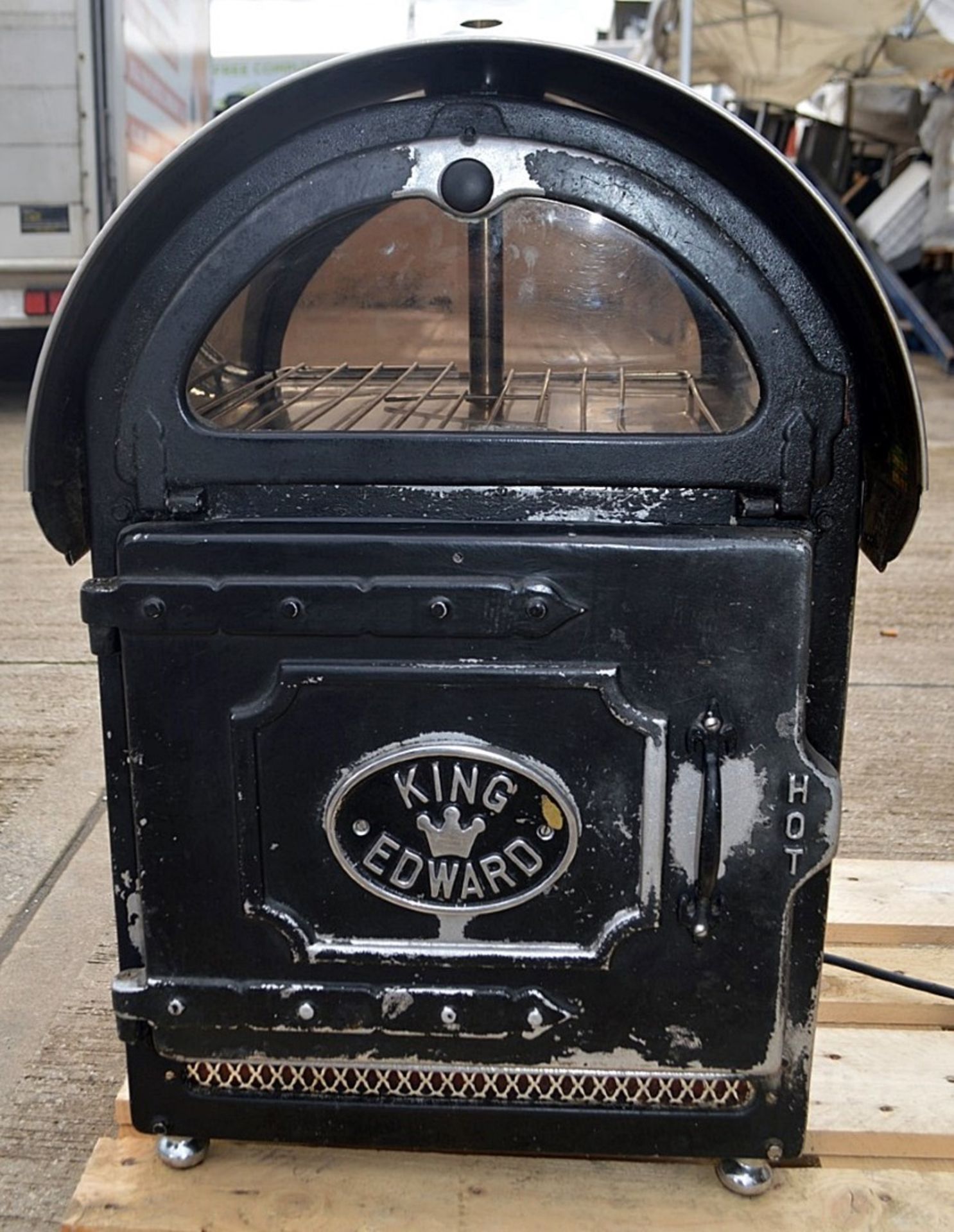 1 x King Edward Large Commercial Potato Baker In Black - Dimensions: D56 x W52 x H80cm - Preowned - Image 5 of 10