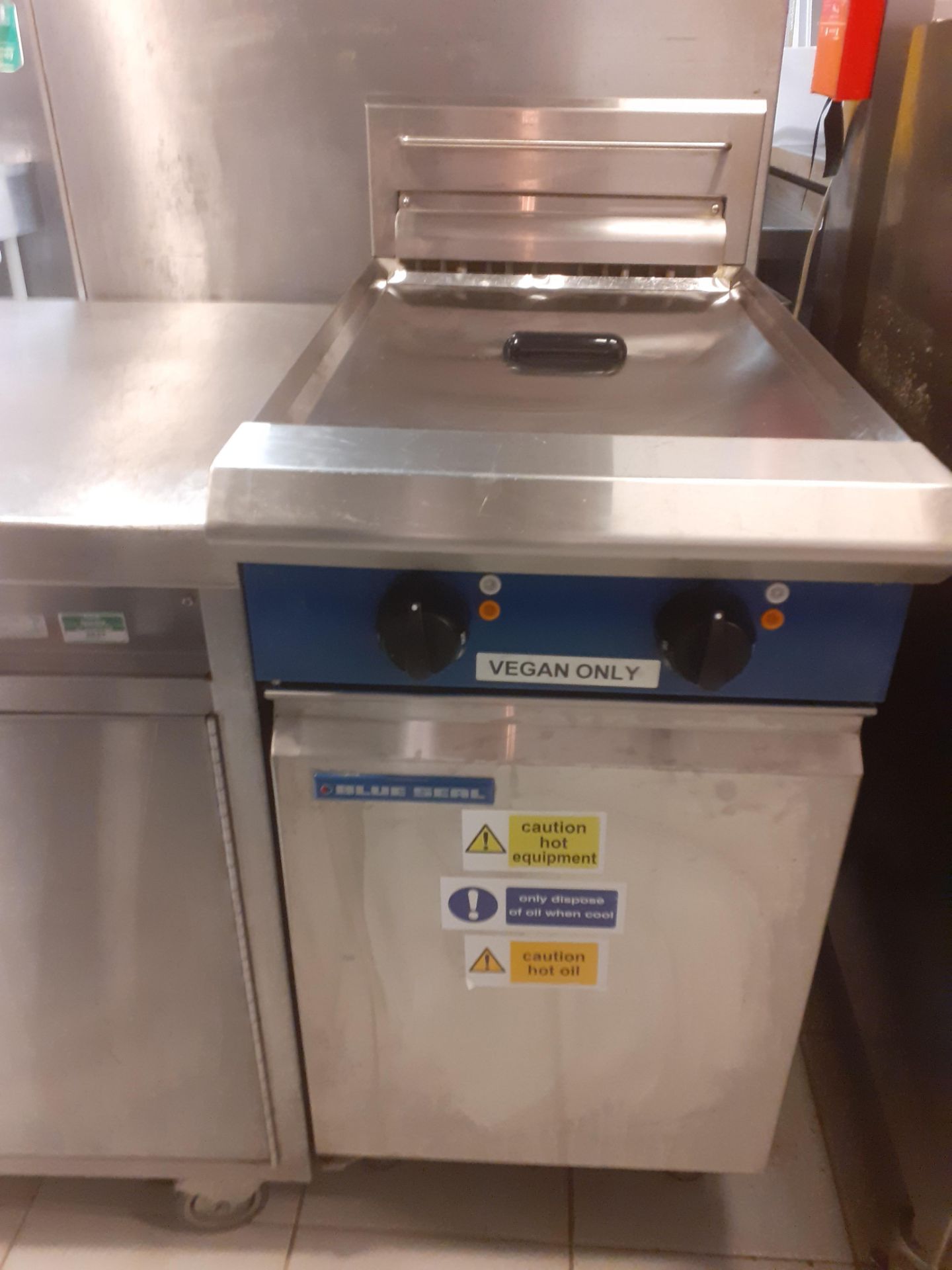 1 x Blue Seal Evolution 3 Phase Electric Twin Tank Fryer - RRP £2,200 - CL582 - Location: London - Image 9 of 9