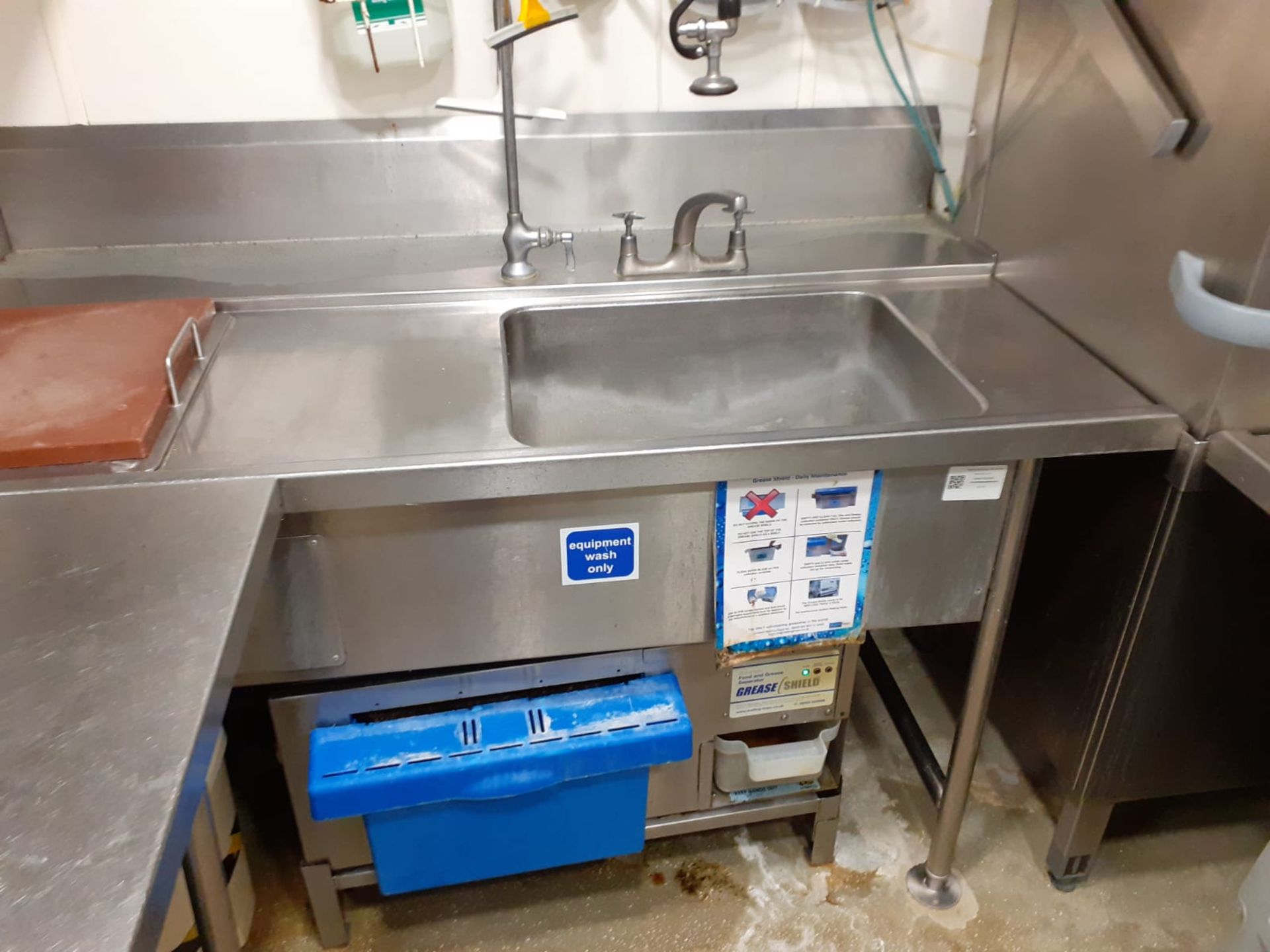 1 x Winterhalter PT-M Commercial Pass Through Dishwasher With Inlet and Outlet Tables, Pre-Wash Sink - Image 6 of 17