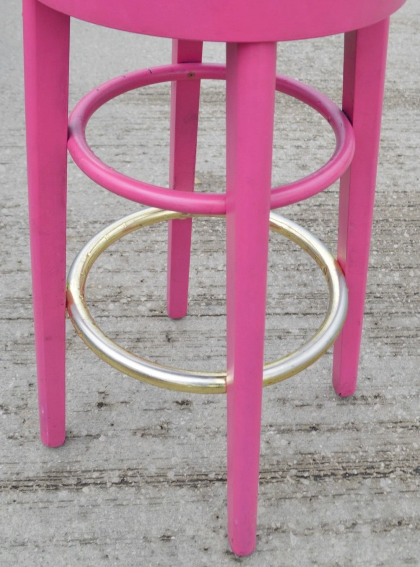4 x Commercial Bar Stools Featuring Upholstered Seats And A Hot Pink Finish - Image 2 of 3