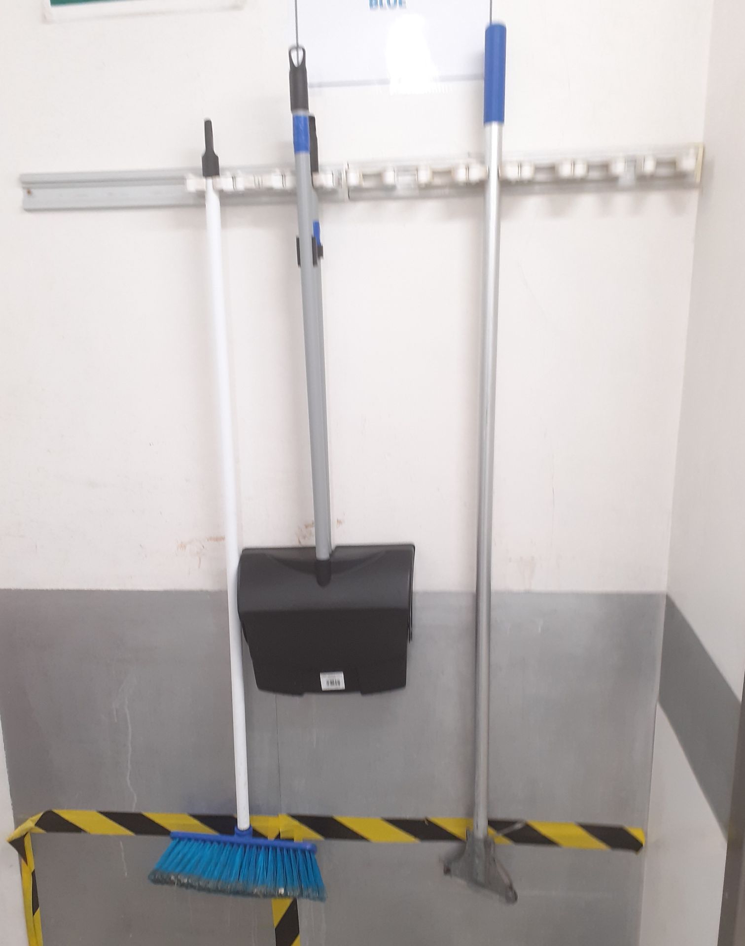 1 x Wall Mounted Handle Stand For Mops, Brushes, Dustpans etc - Includes Mop Handle, Sweeping