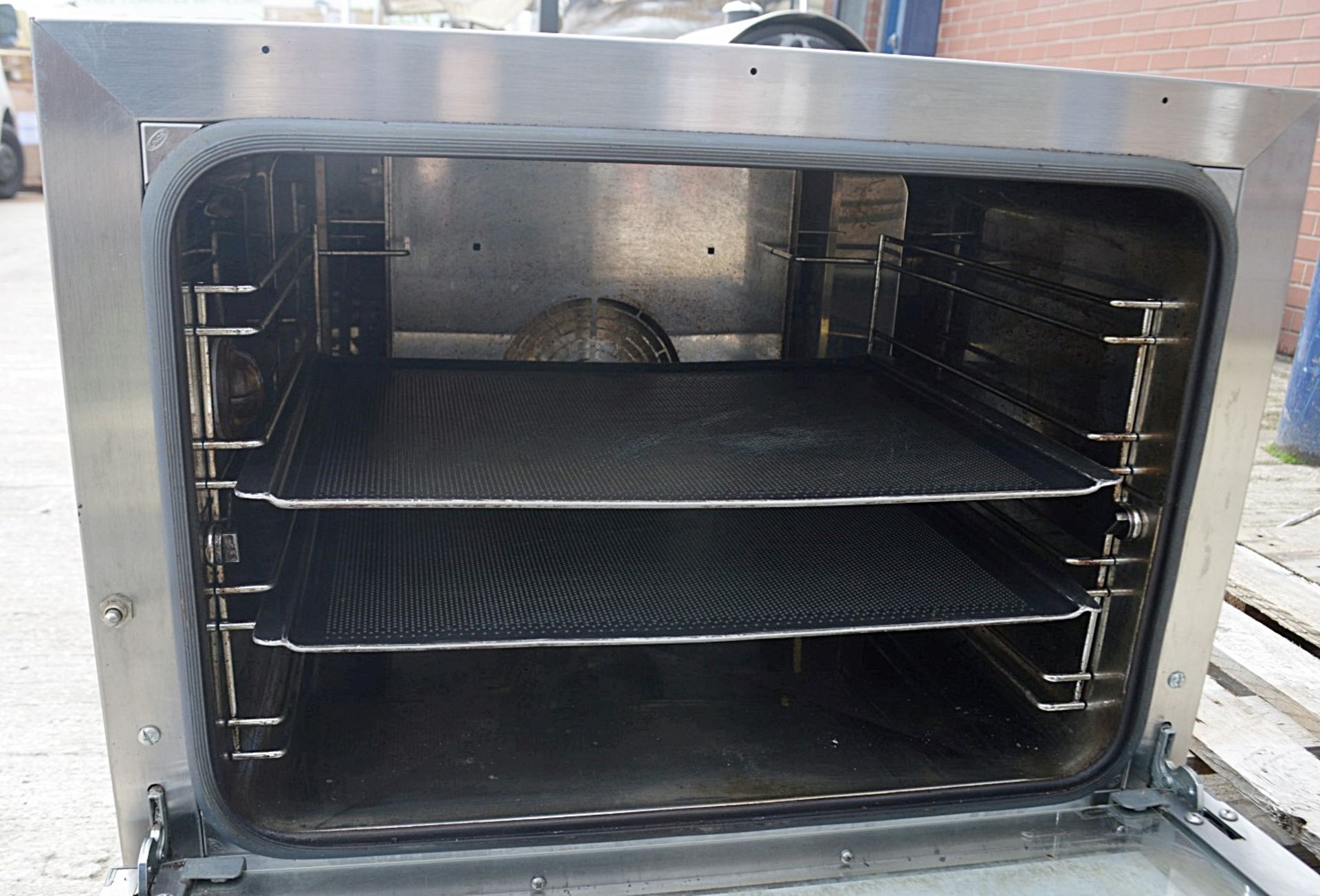 1 x Unox LINEMISS Arianna 4 grid Convection Oven XFT130 - Dimensions: W50 x D65 x H50cm - Image 2 of 7