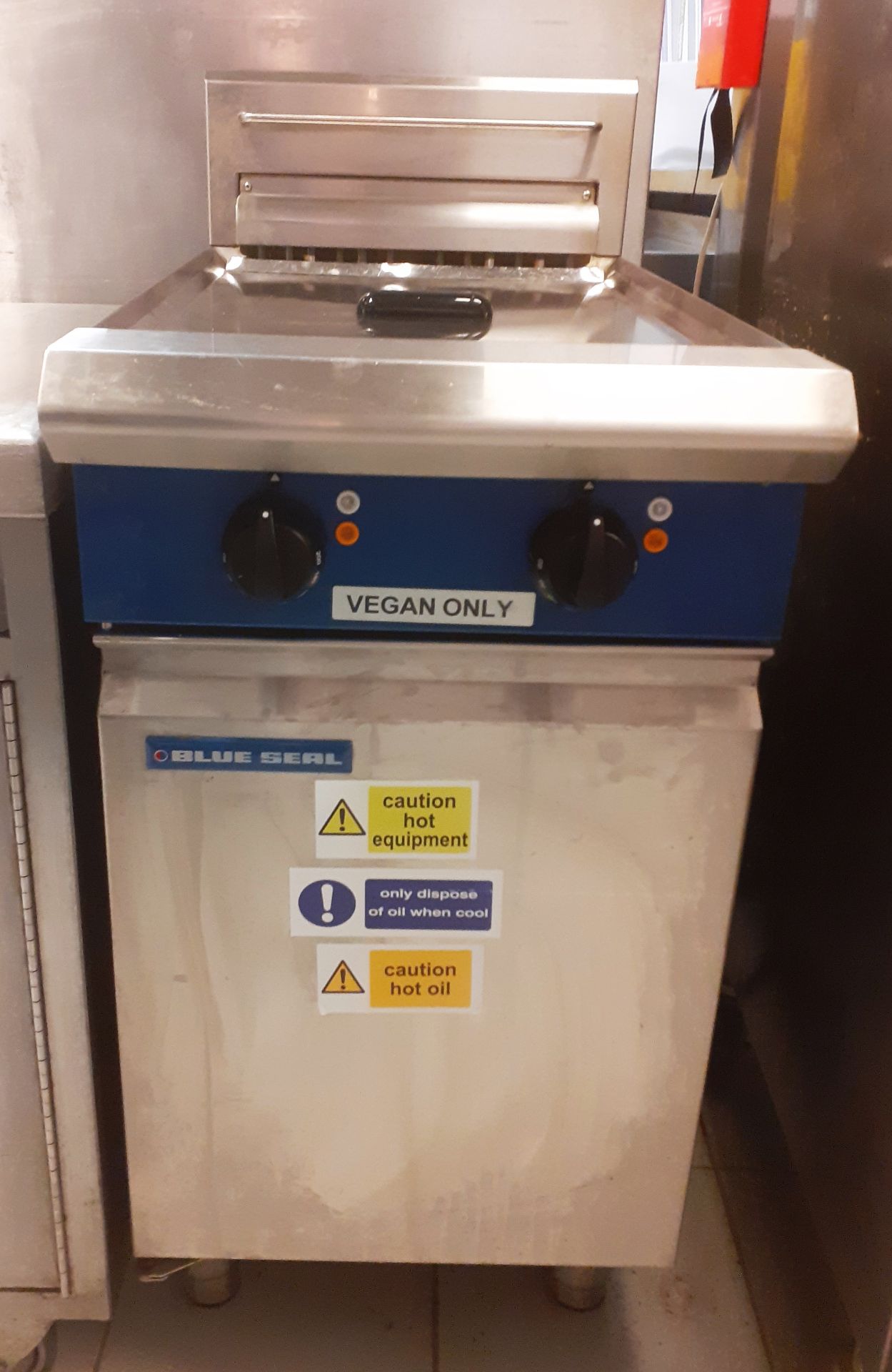 1 x Blue Seal Evolution 3 Phase Electric Twin Tank Fryer - RRP £2,200 - CL582 - Location: London