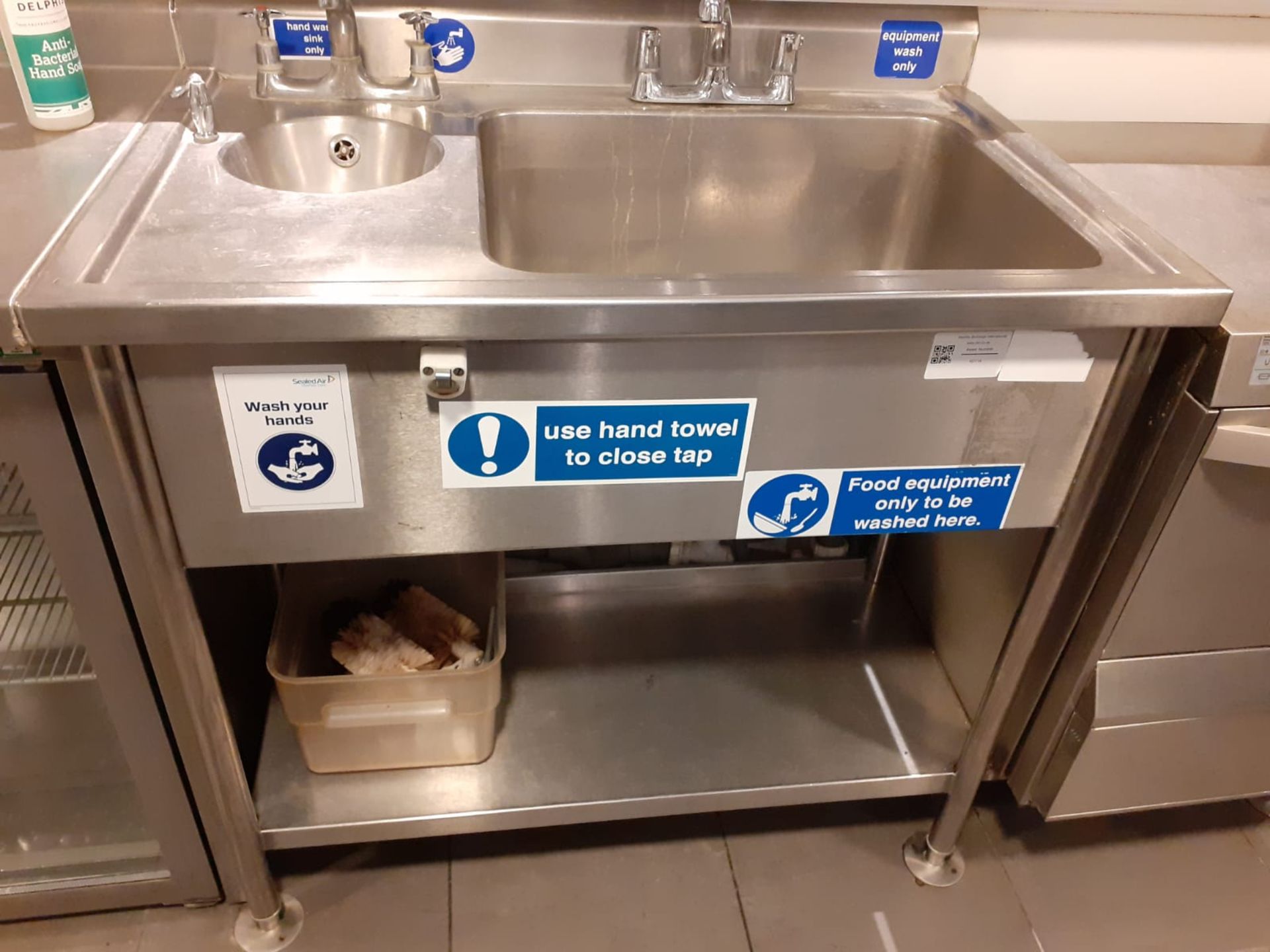 1 x Large Food Prep Sink Wash Unit With Mixer Taps and Hand Wash Basin - CL582 - Location: London