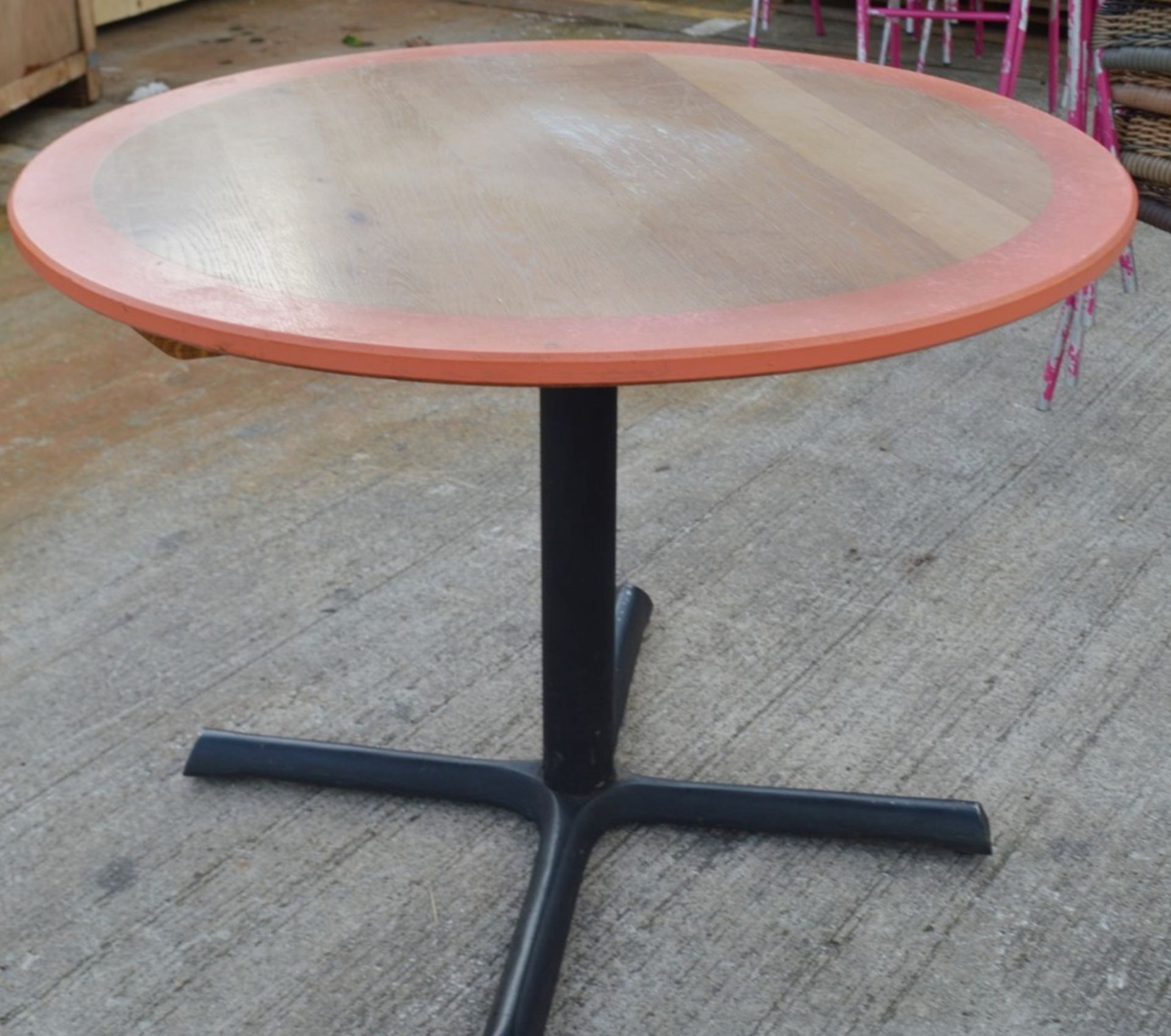 1 x Commercial 100cm Round Tables Featuring Abstract Paint Work And Metal Base - Dimensions: - Image 3 of 3