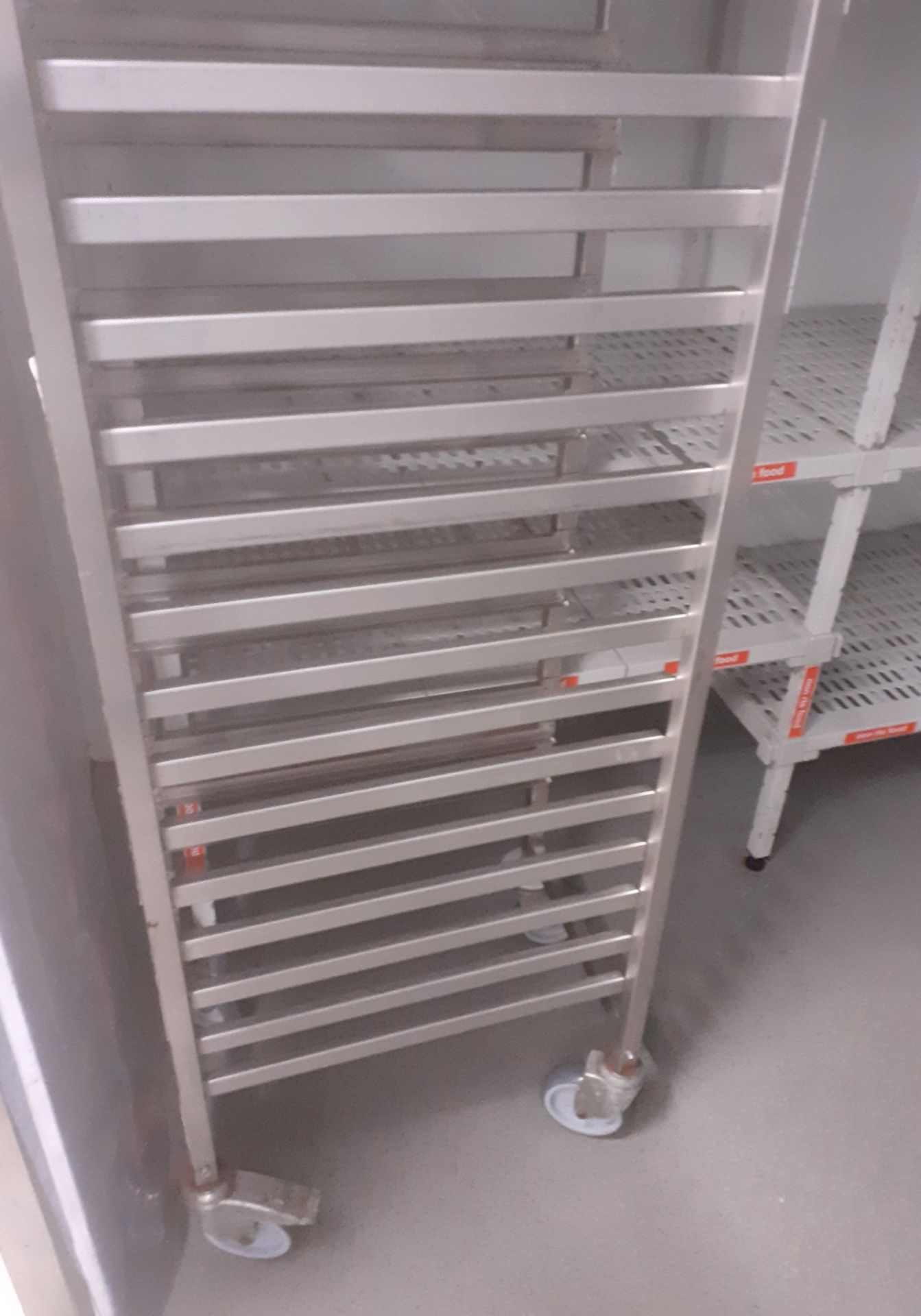 1 x Stainless Steel 20 Tier Commercial Kitchen Food Tray Rack - CL582 - Location: London EC4V