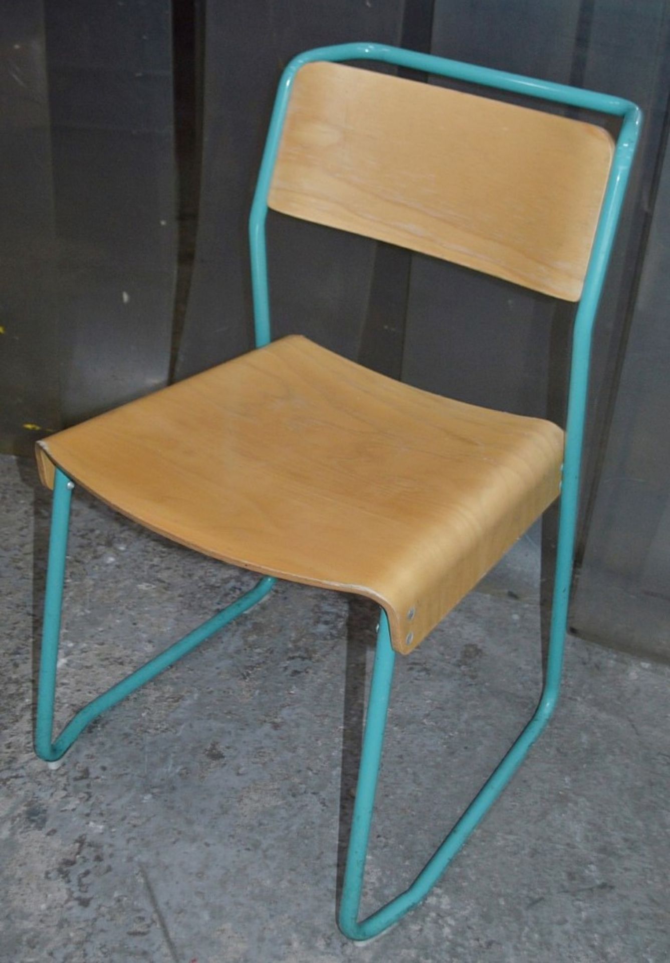 12 x Contemporary Stackable Bistro / Bar Chairs With Metal Frames In Teal With Curved Vanished - Image 7 of 11