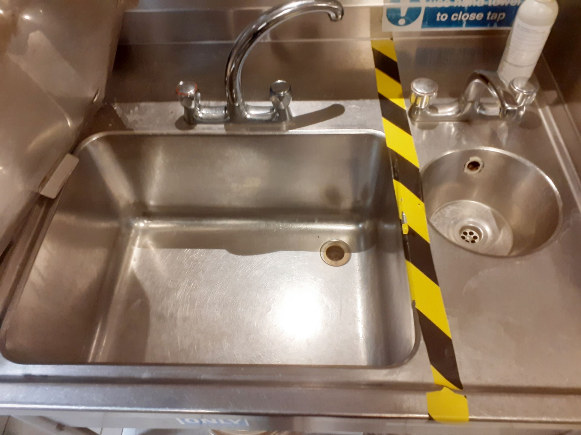 1 x Large Food Prep Sink Wash Unit With Mixer Taps and Hand Wash Basin - CL582 - Location: London - Image 3 of 6