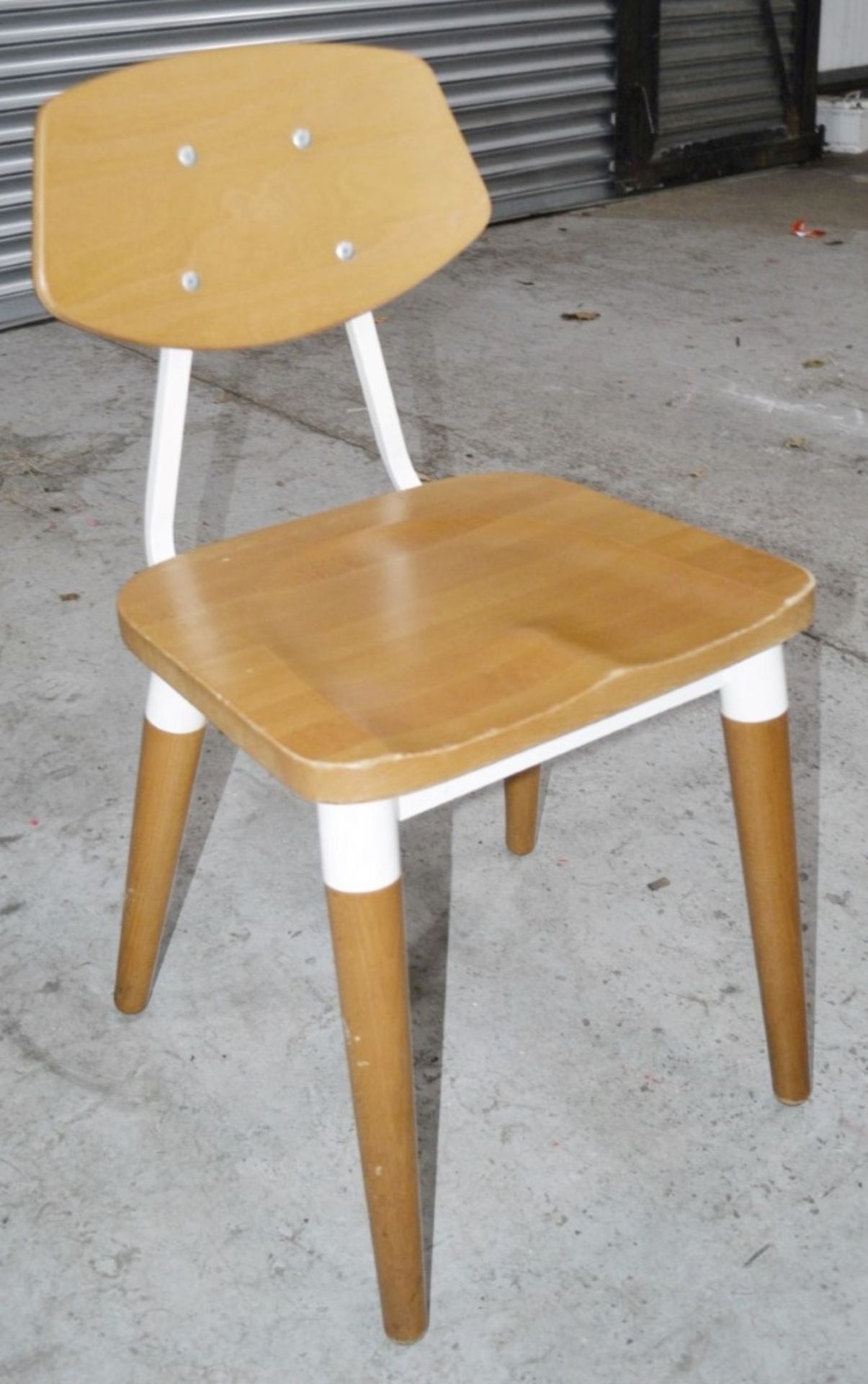 8 x Contemporary Commercial Dining Chairs With A Sturdy Light Wood And Metal - Image 3 of 4