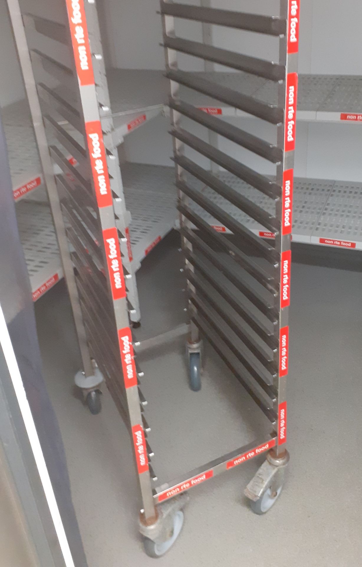 1 x Stainless Steel 20 Tier Commercial Kitchen Food Tray Rack - CL582 - Location: London EC4V - Image 4 of 4
