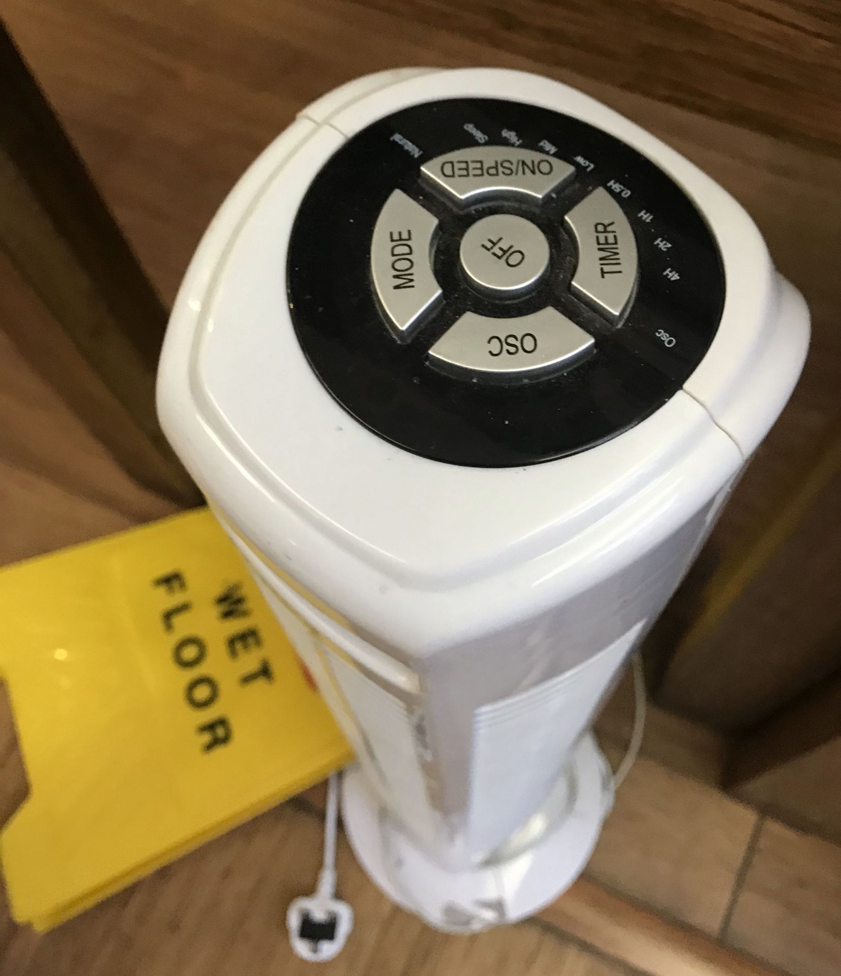 1 x Upright Oscillating Tower Fan Plus Wet Floor Sign - CL587 - Location: London WC2H This item is - Image 2 of 2
