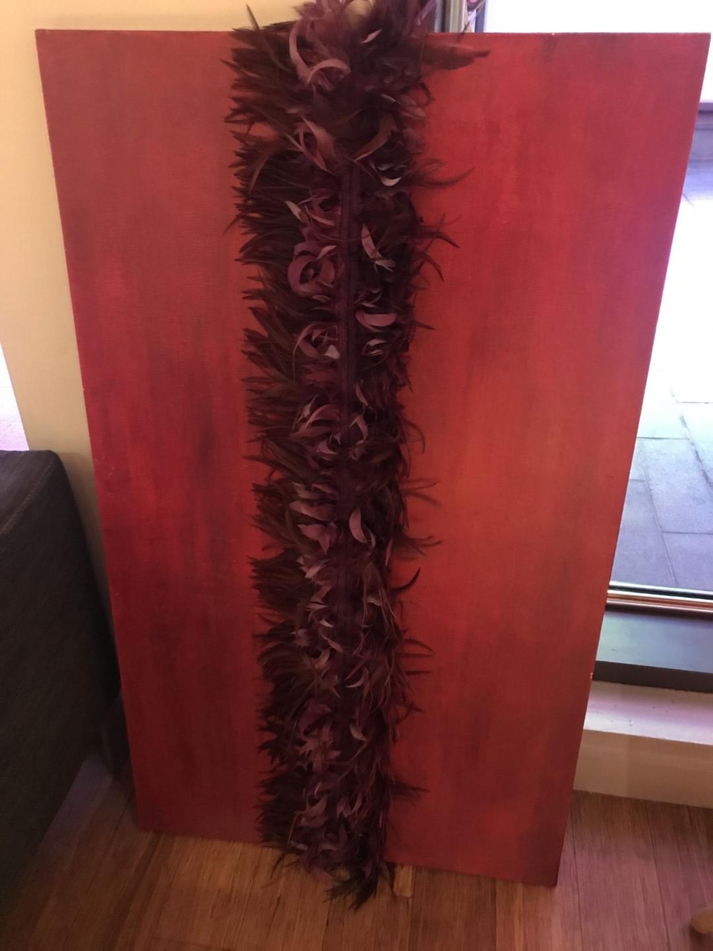 1 x Large Canvas Wall Art Picture With Faux Feather Central Boa - CL587 - Location: London WC2H - Image 3 of 3