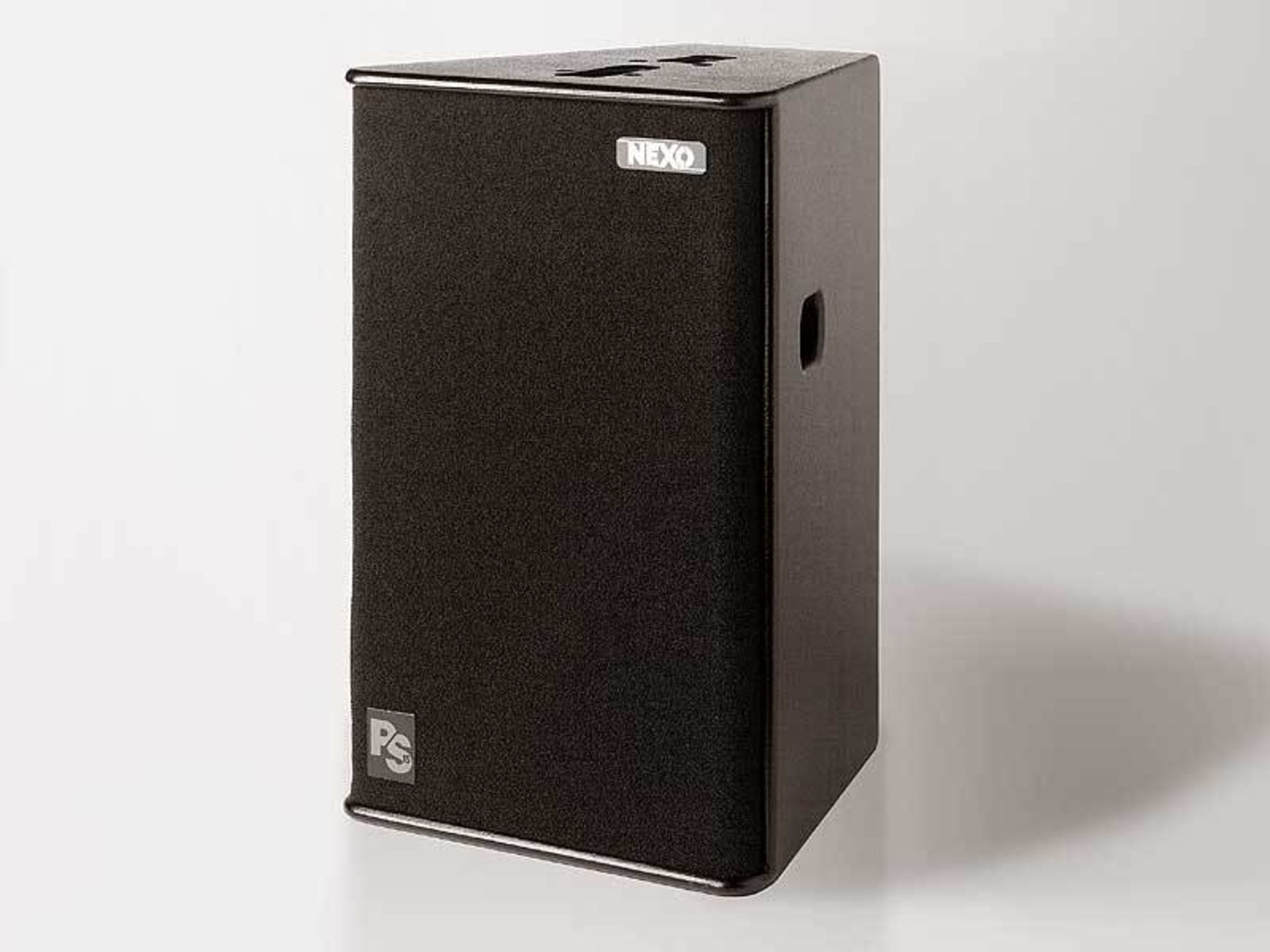 2 x Nexo PS15 Bass Bin Speakers In Dual Flight Case - Ref: 115 - CL581