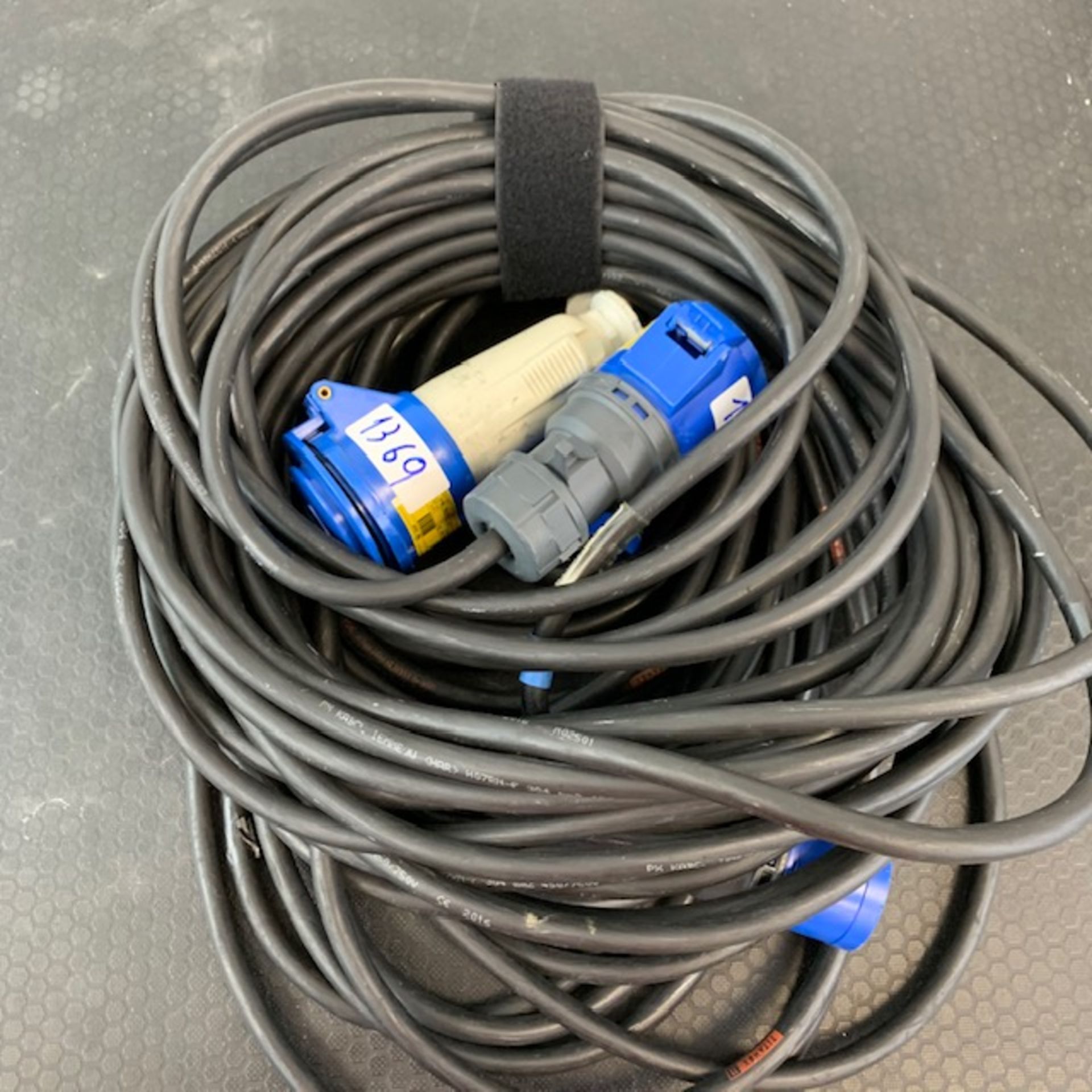 2 X 32Amp Single Phase 20M Cable - Ref: 1369 - CL581 - Location: Altrincham WA14Items will be